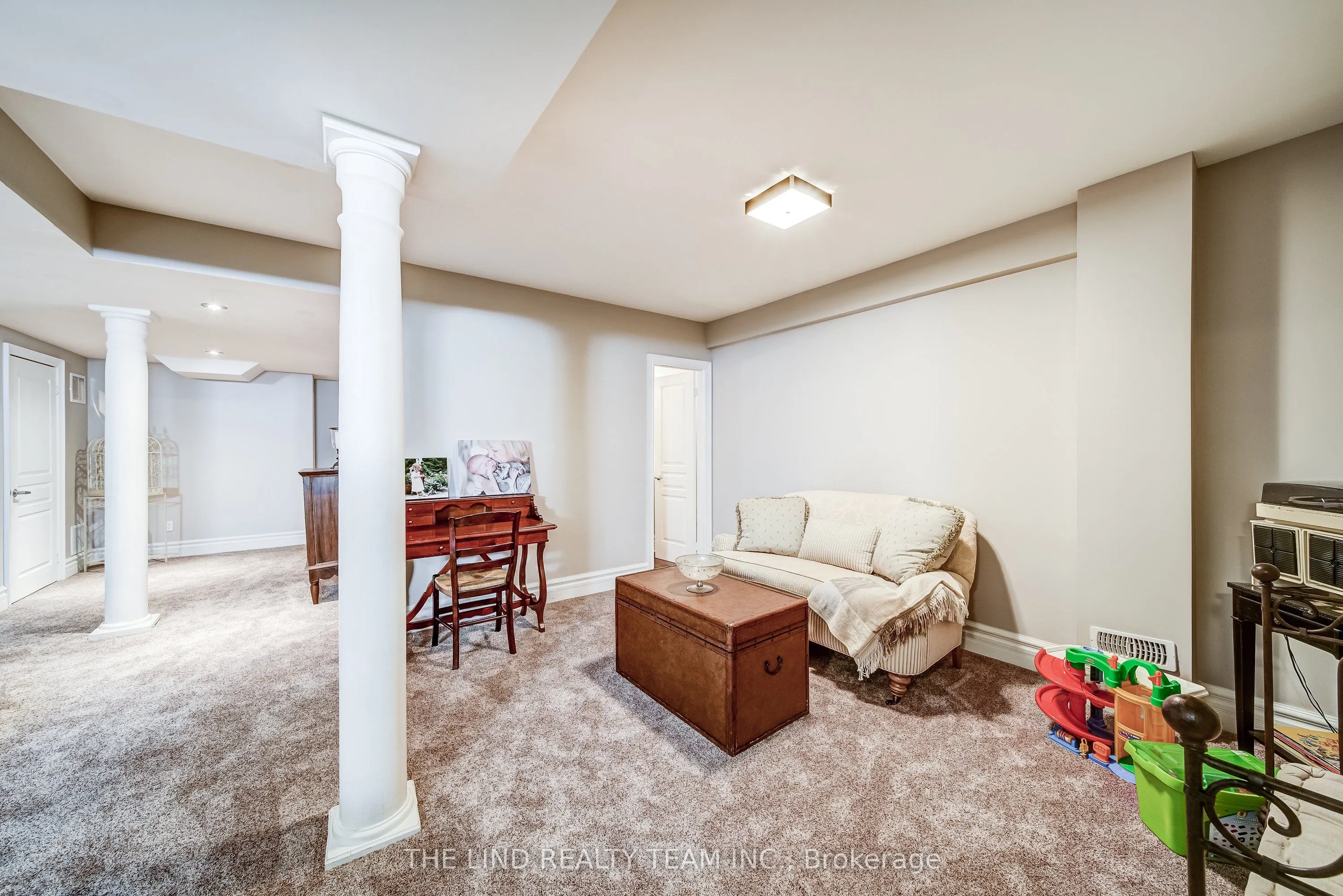 88 Stonecliffe Crescent, #22