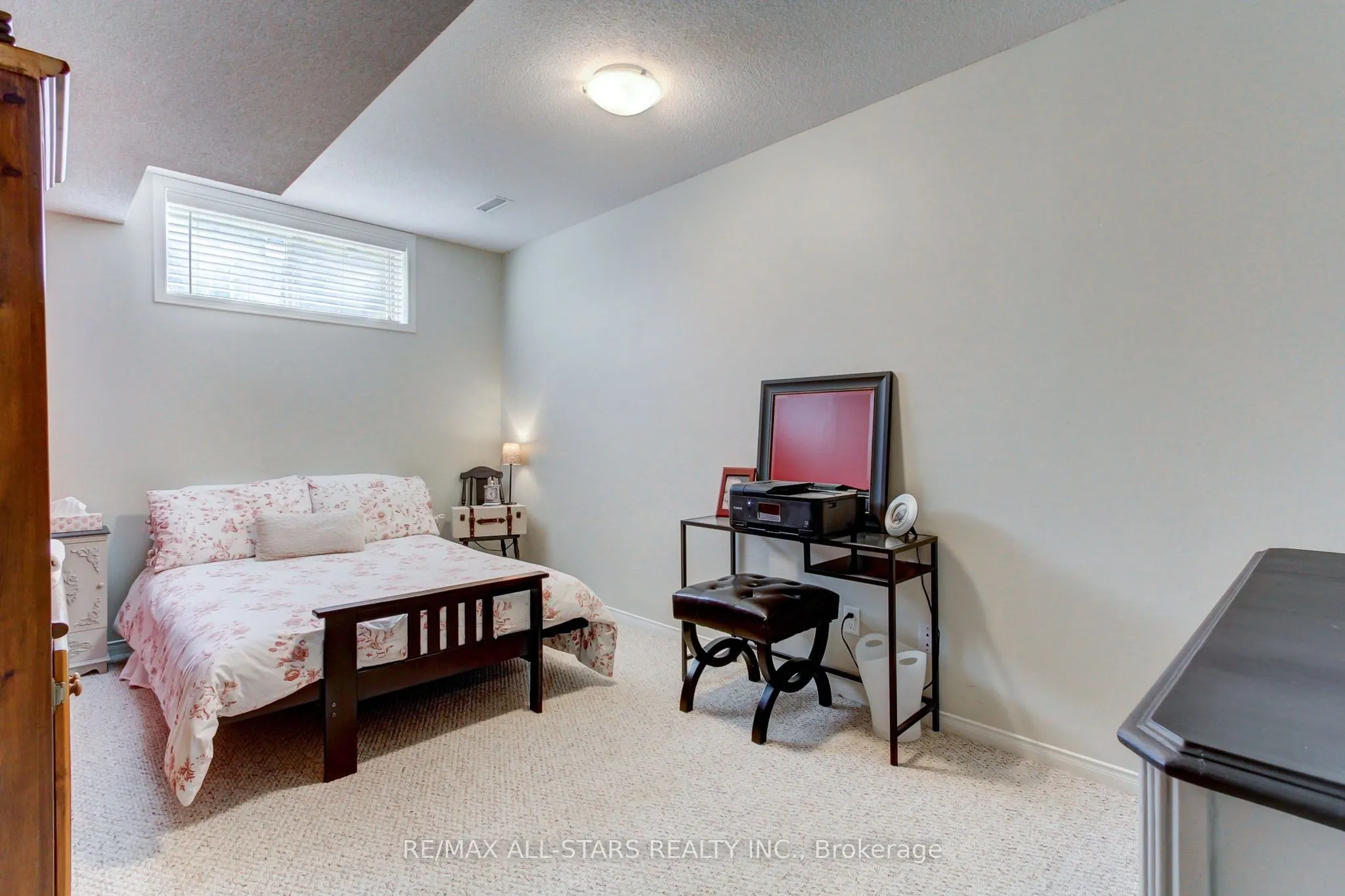1903 Metro Road N