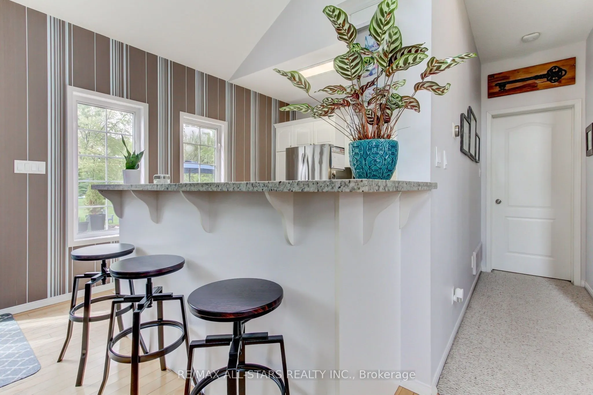 1903 Metro Road N