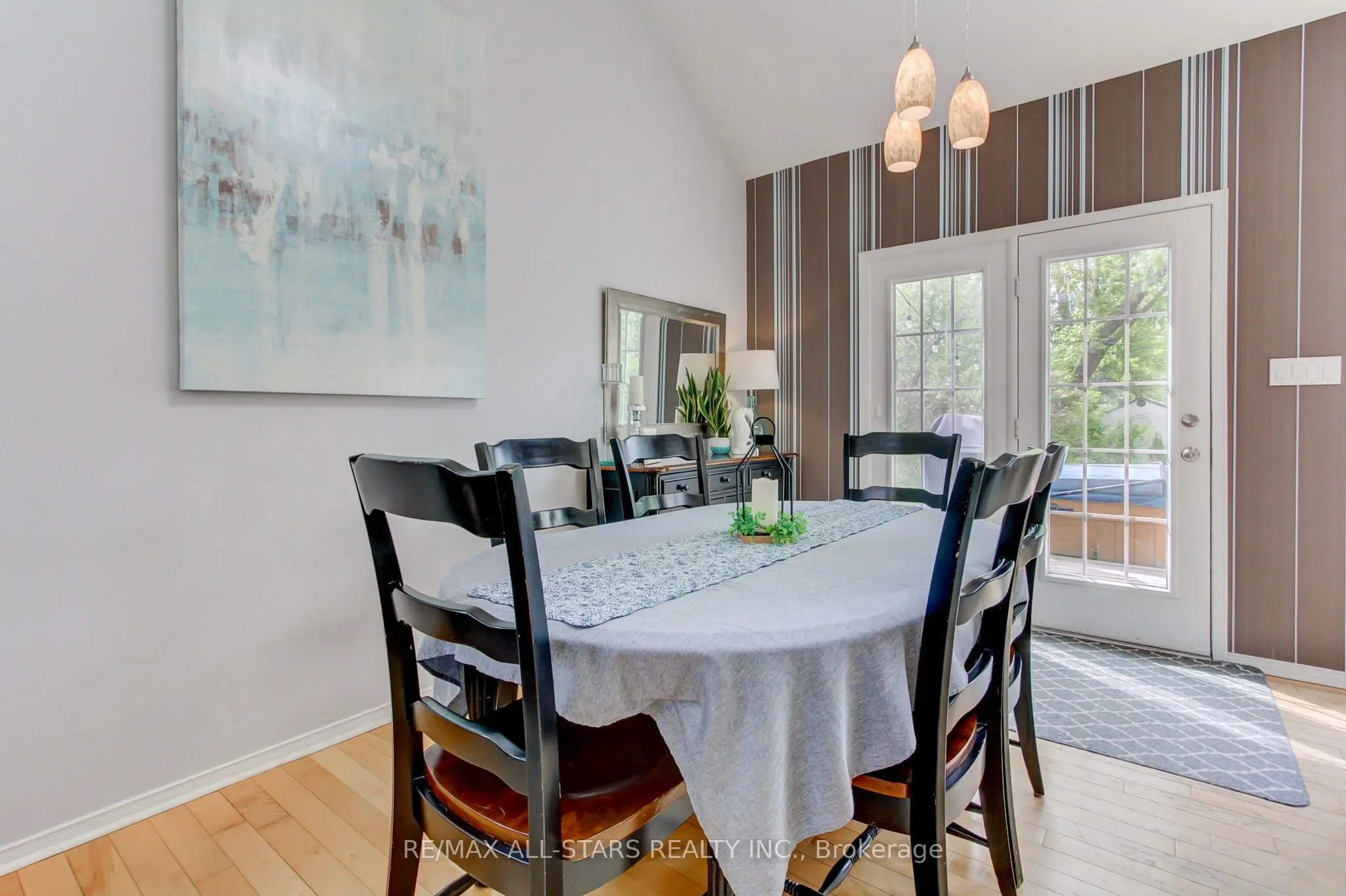 1903 Metro Road N