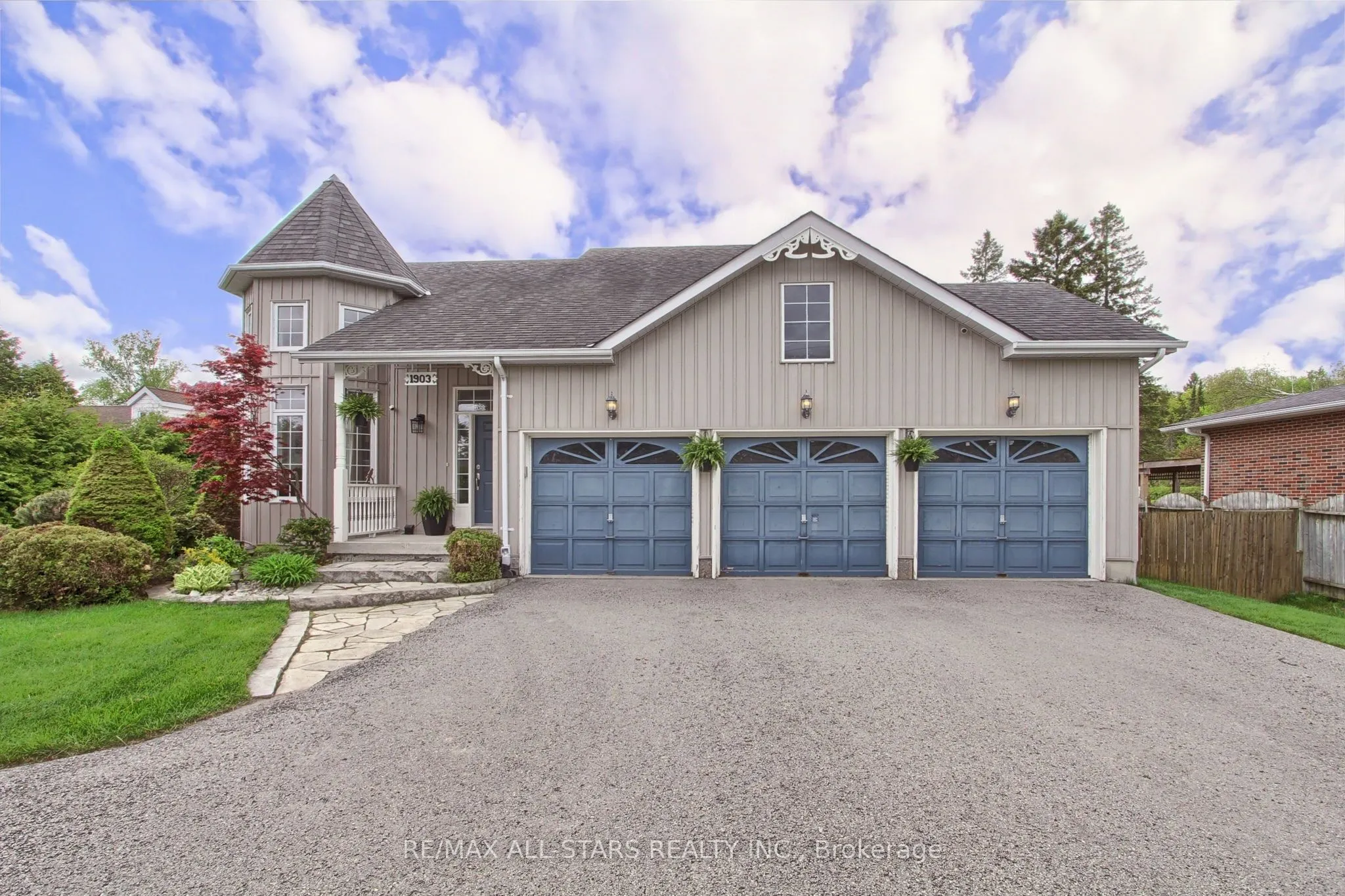 1903 Metro Road N