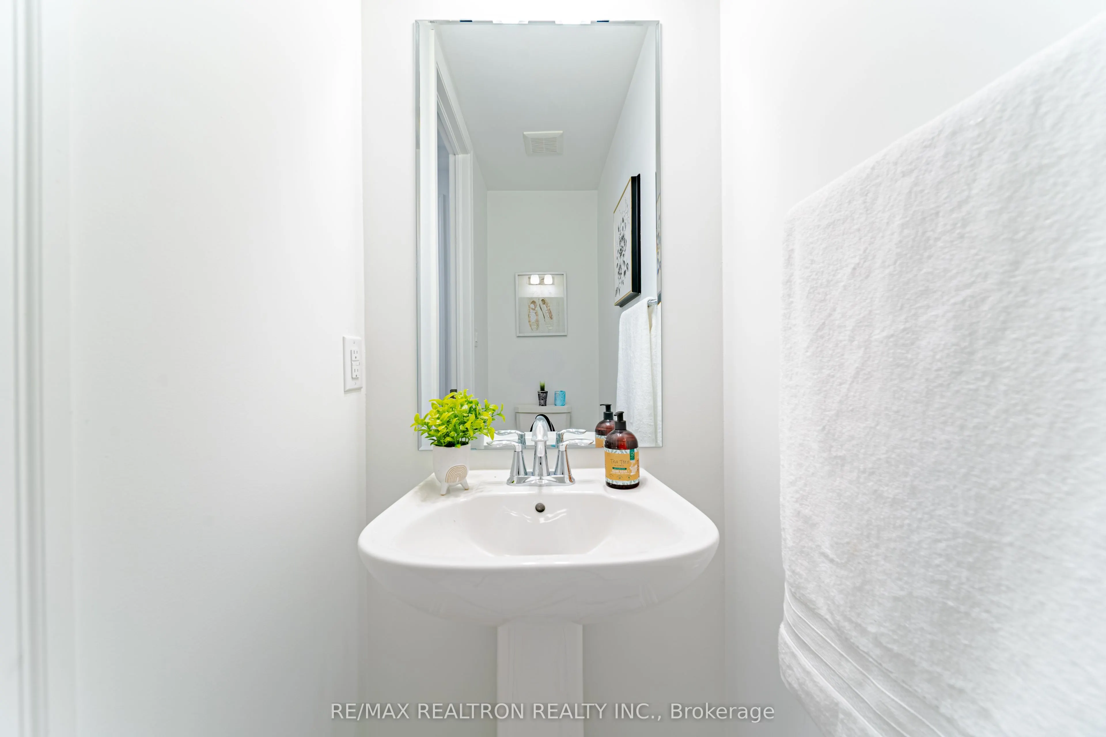 63 Greenridge Crescent