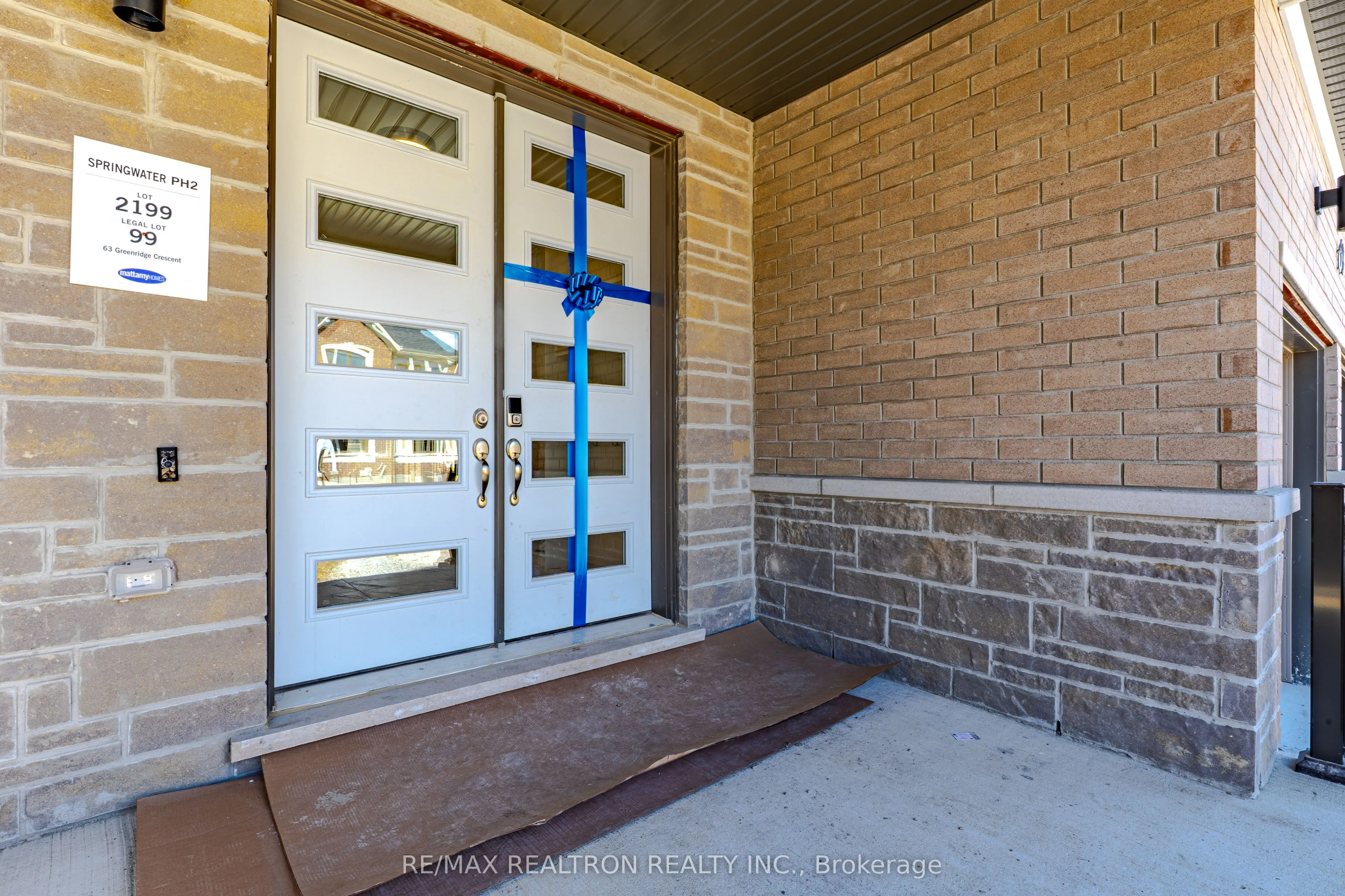 63 Greenridge Crescent