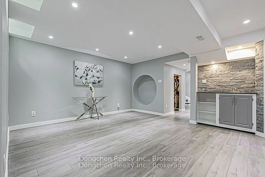 92 Stephenson Crescent