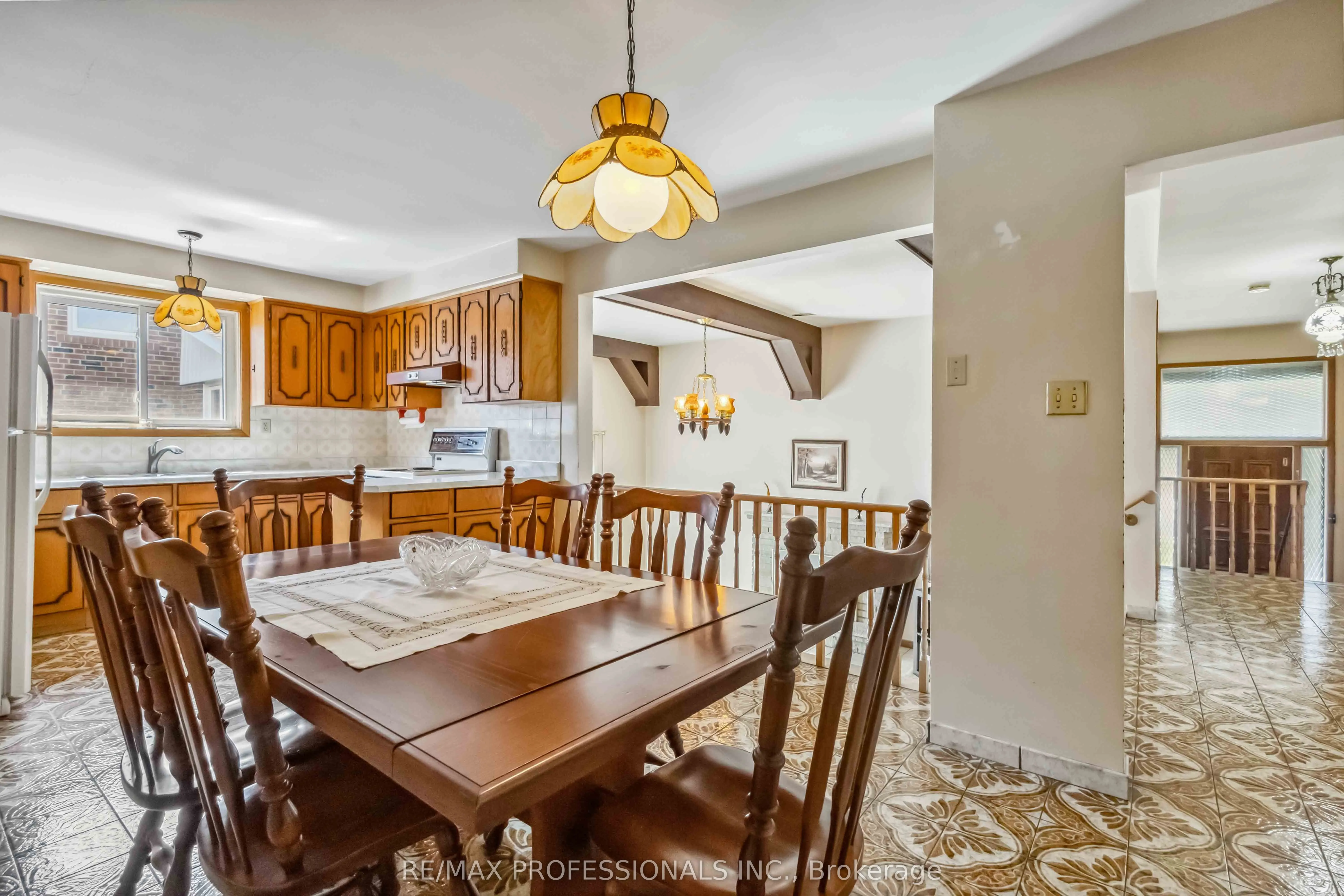525 Woodbridge Avenue