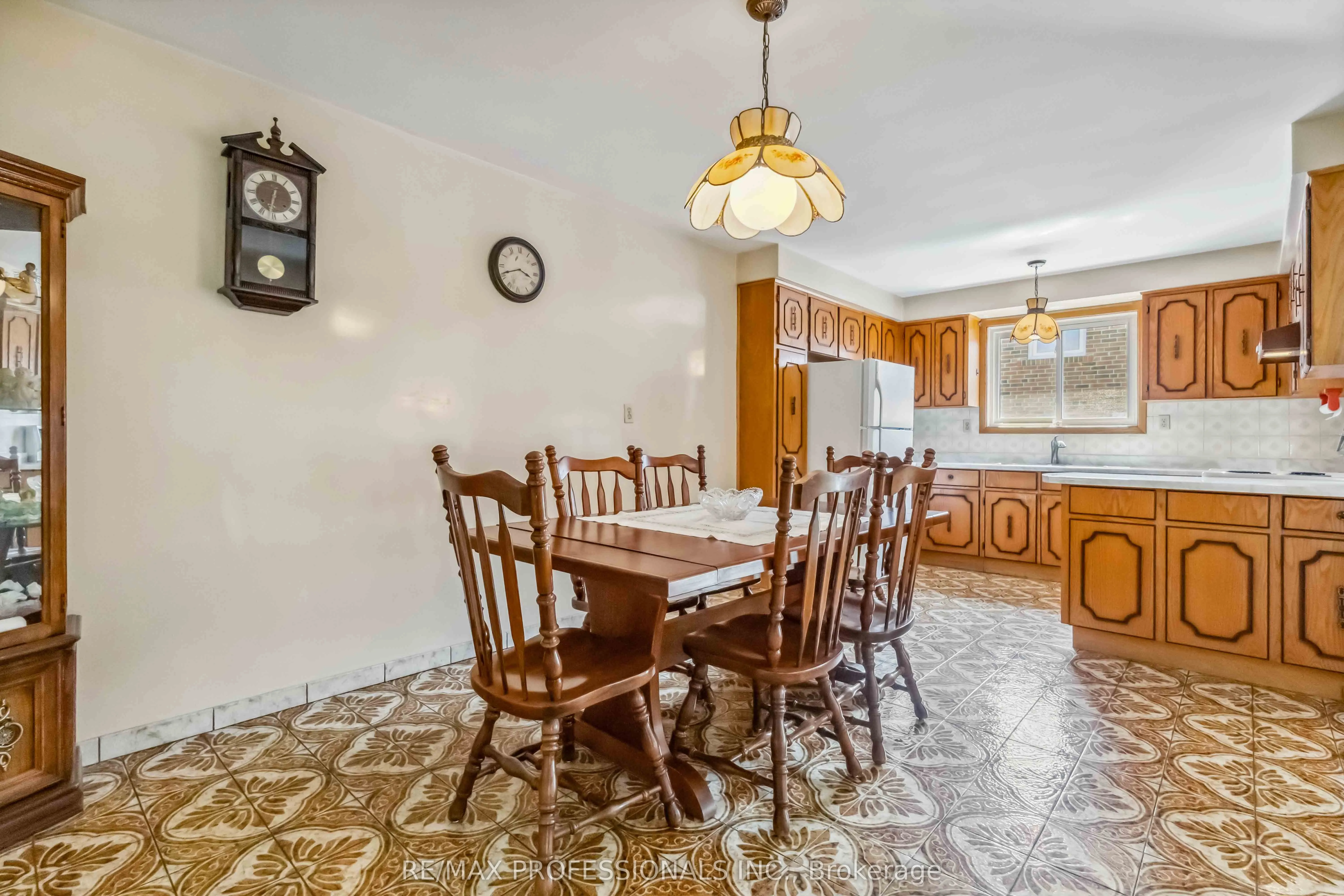 525 Woodbridge Avenue