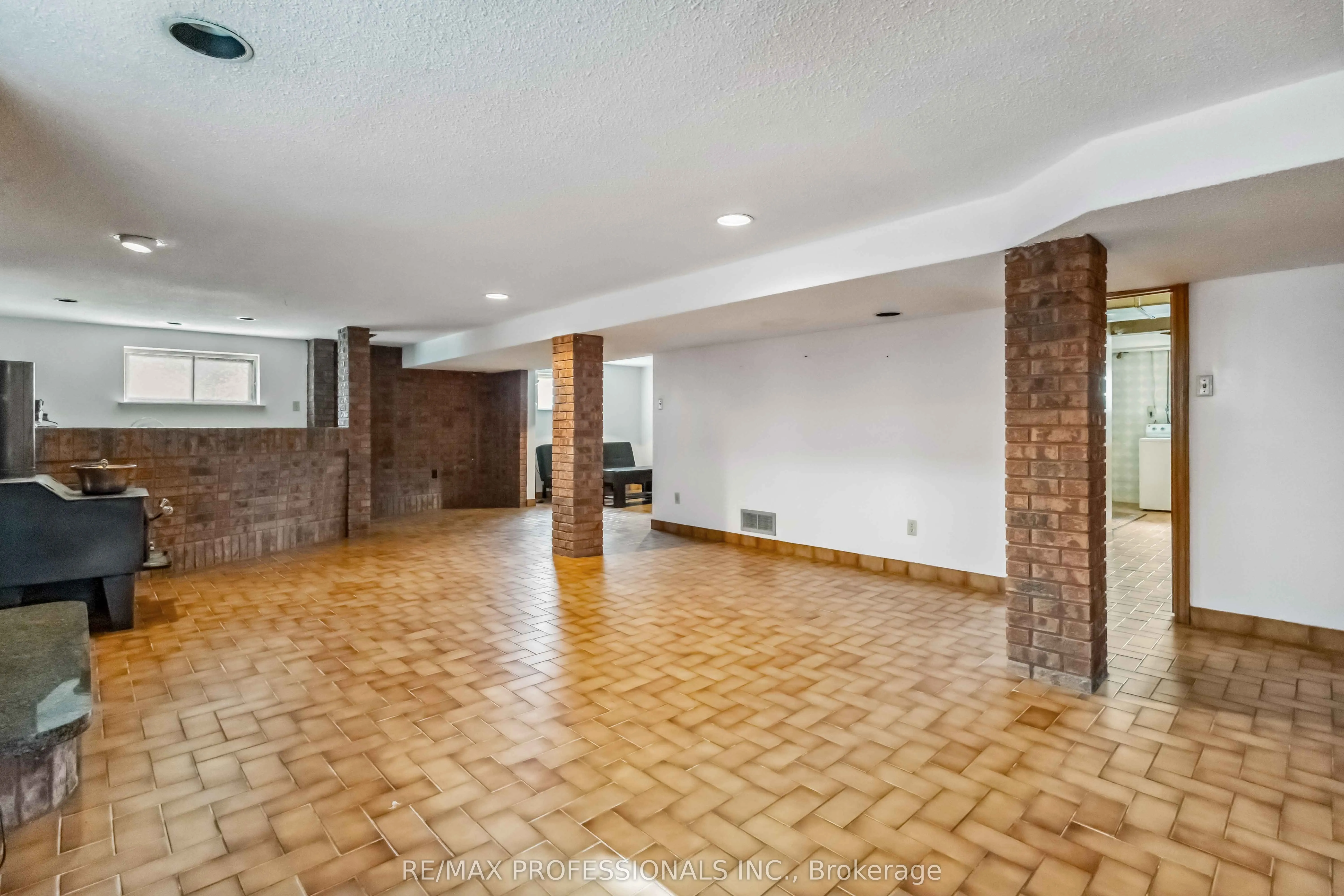 525 Woodbridge Avenue