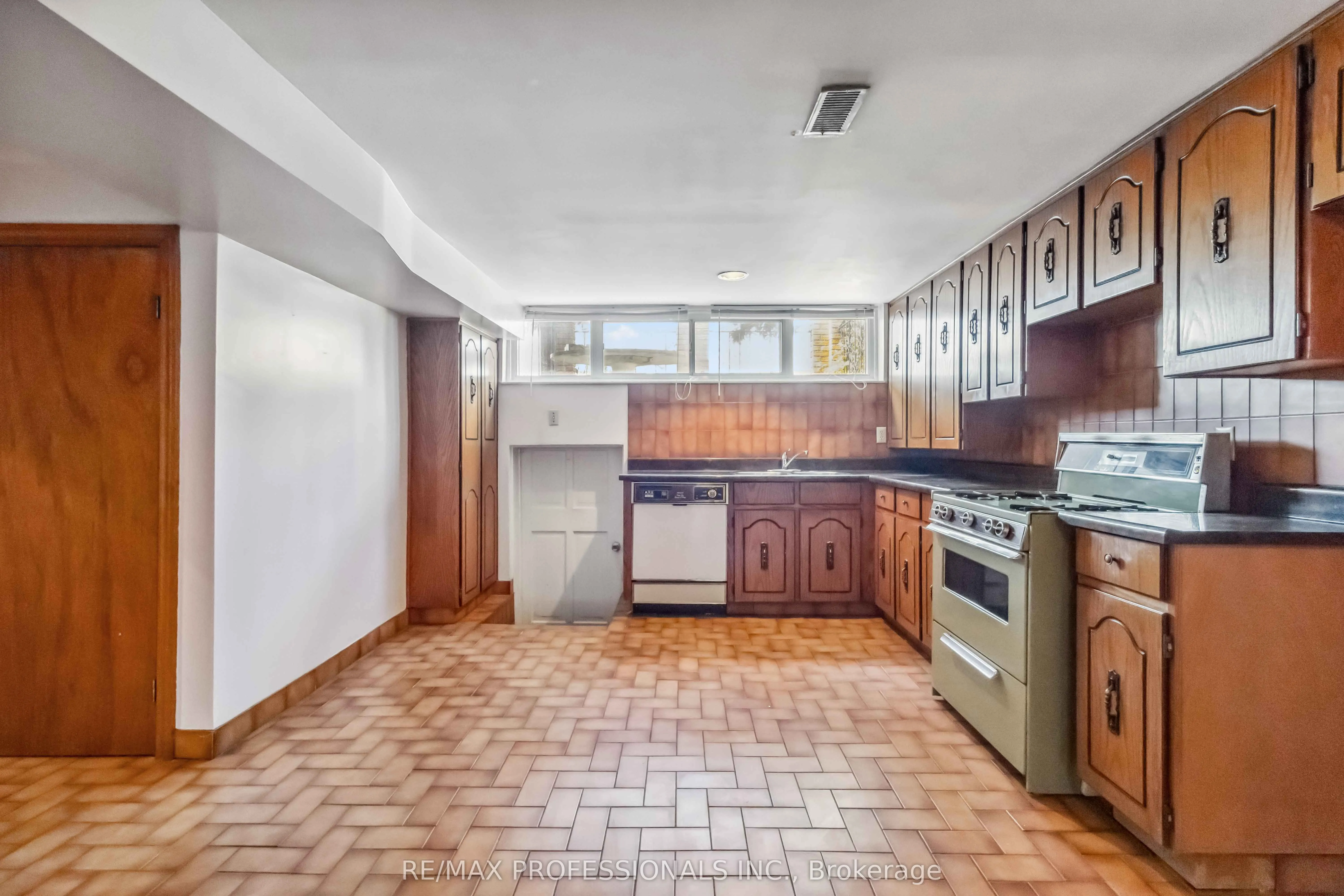 525 Woodbridge Avenue