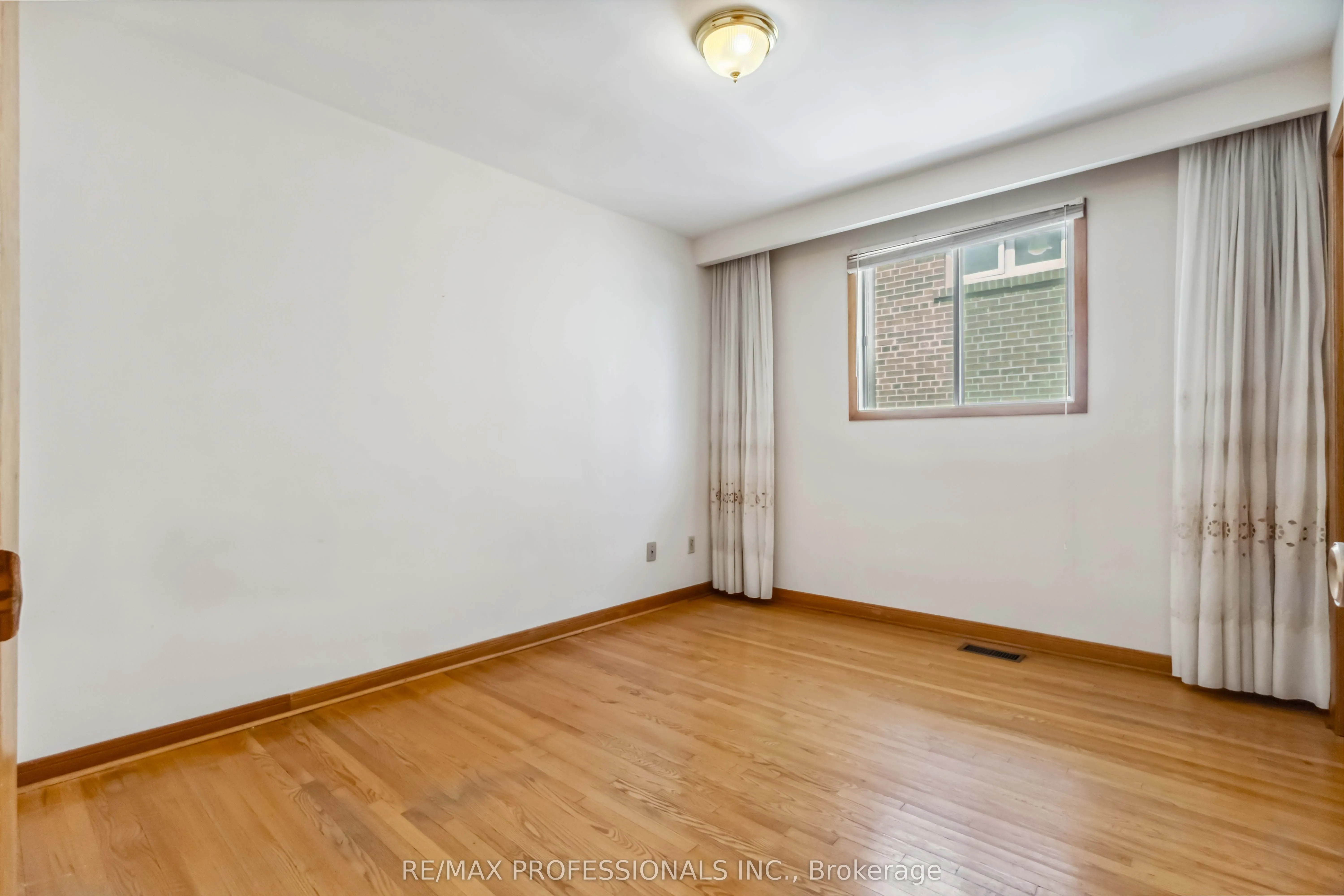 525 Woodbridge Avenue
