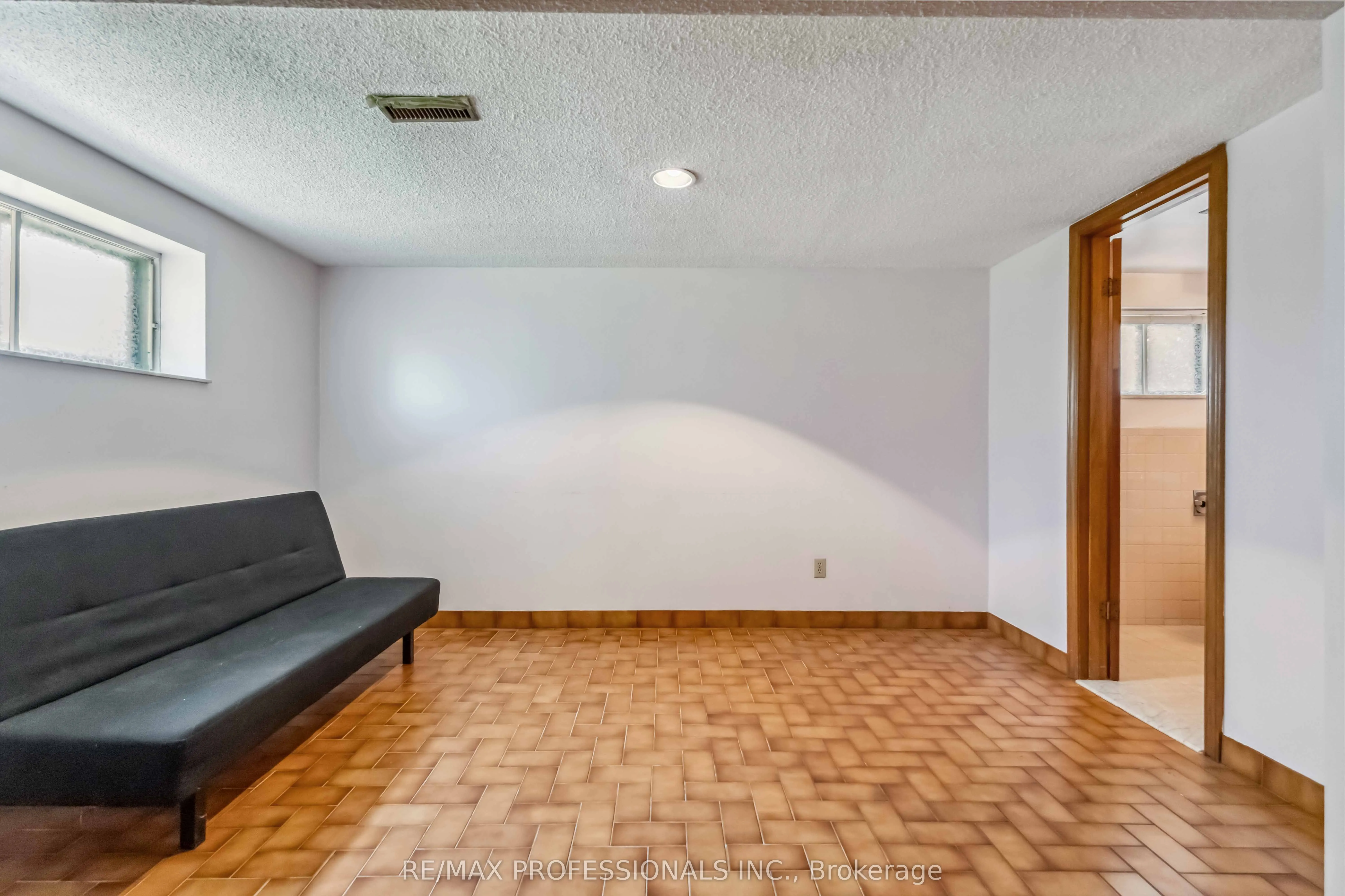 525 Woodbridge Avenue