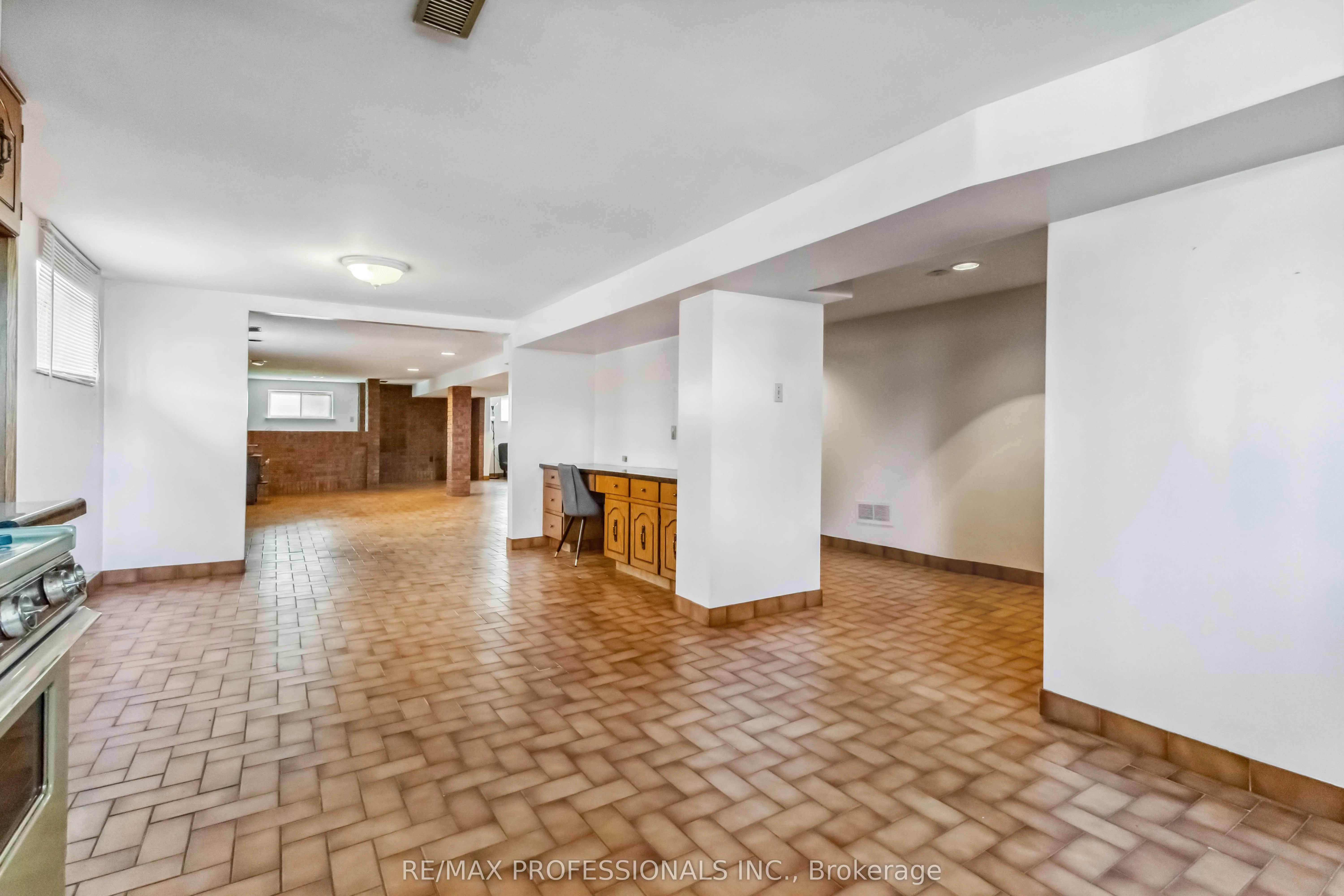 525 Woodbridge Avenue