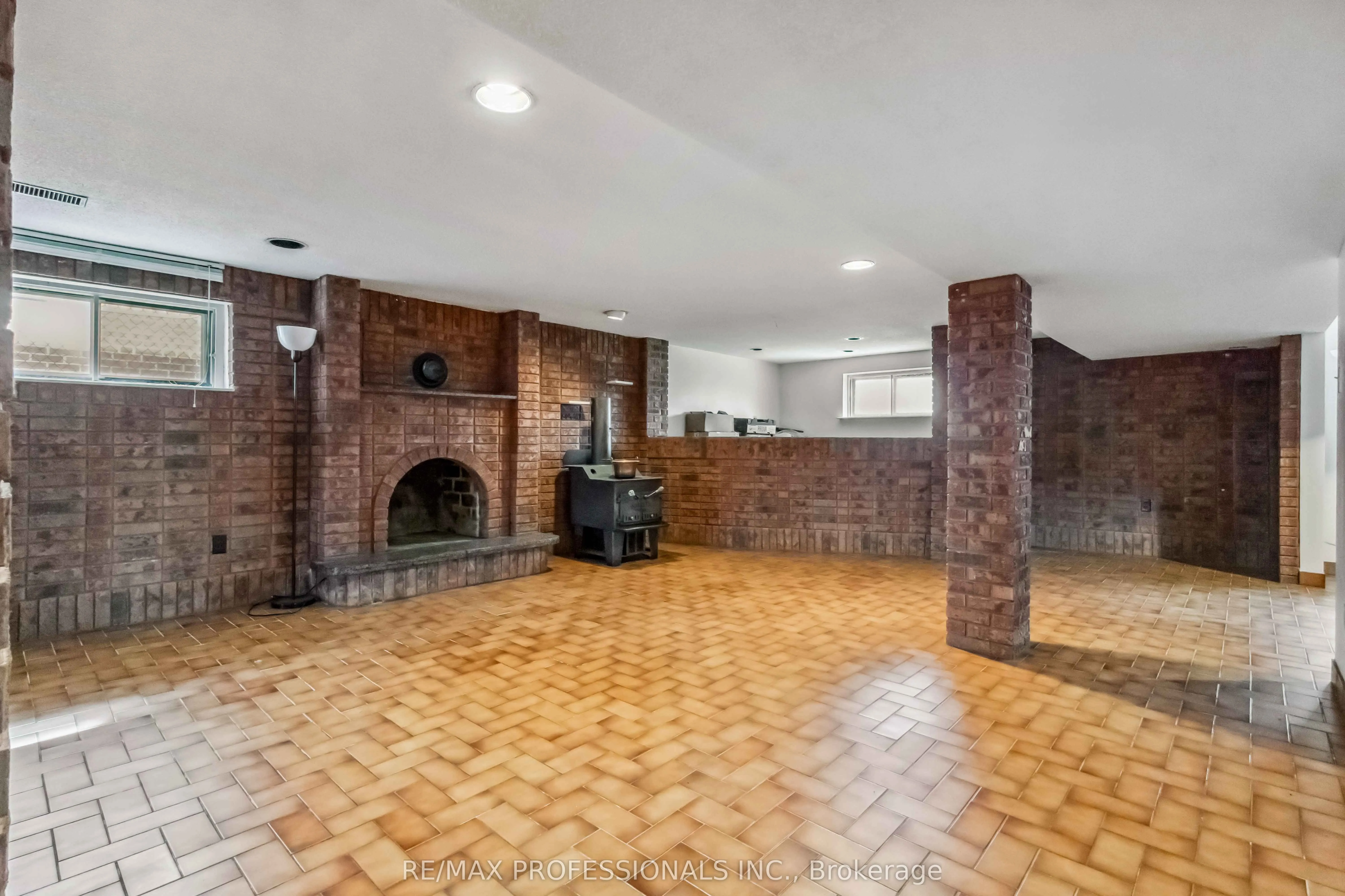 525 Woodbridge Avenue