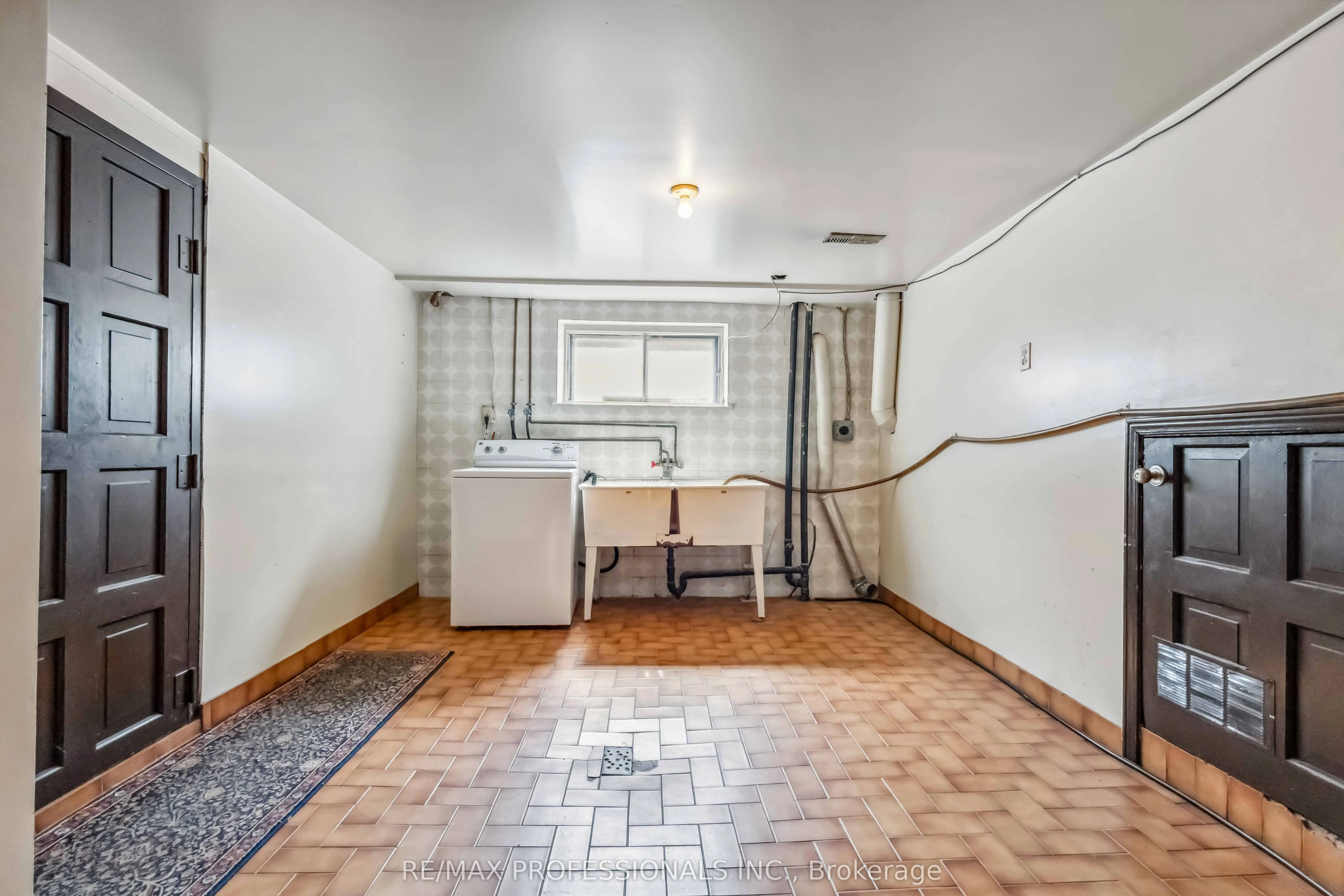 525 Woodbridge Avenue