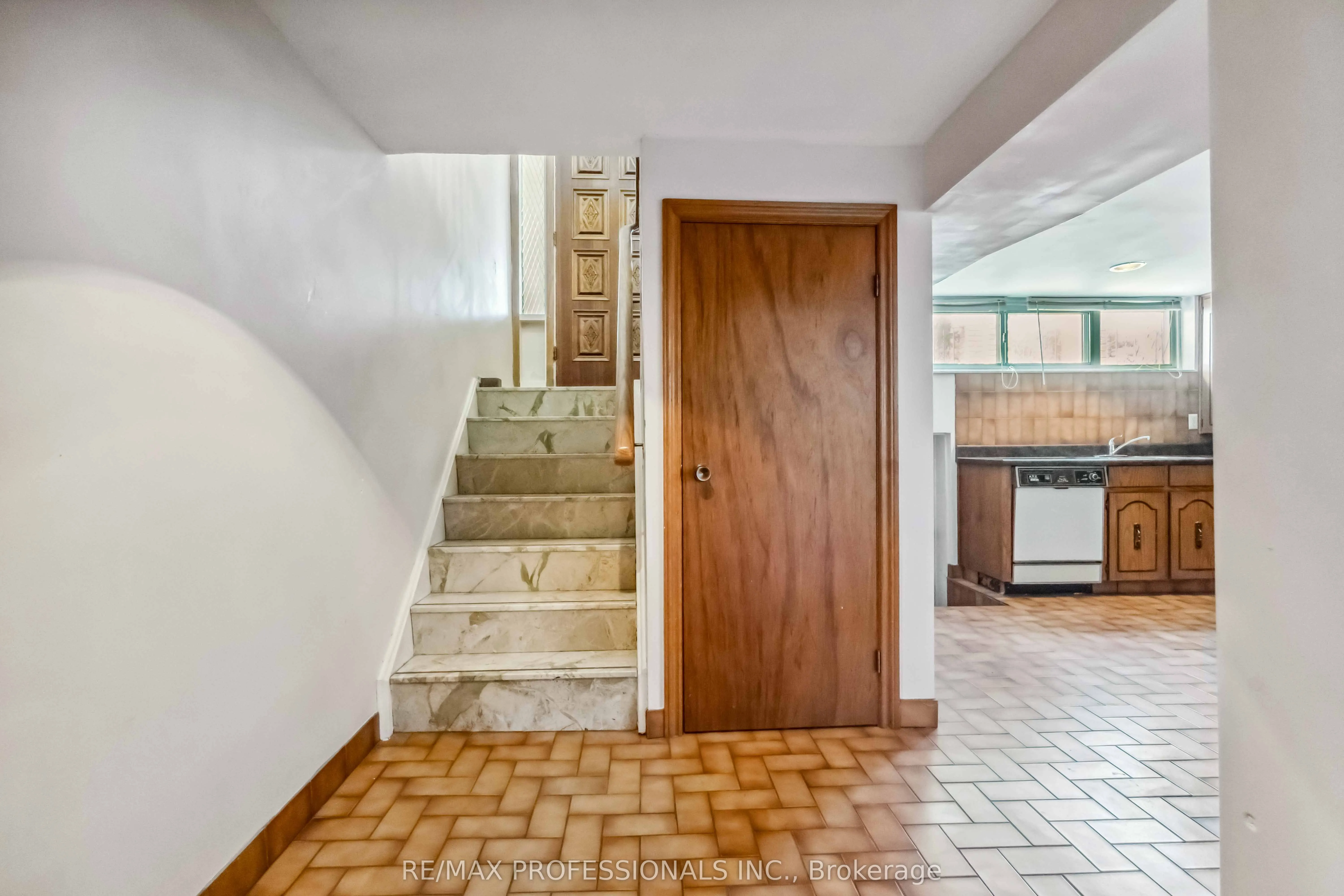 525 Woodbridge Avenue