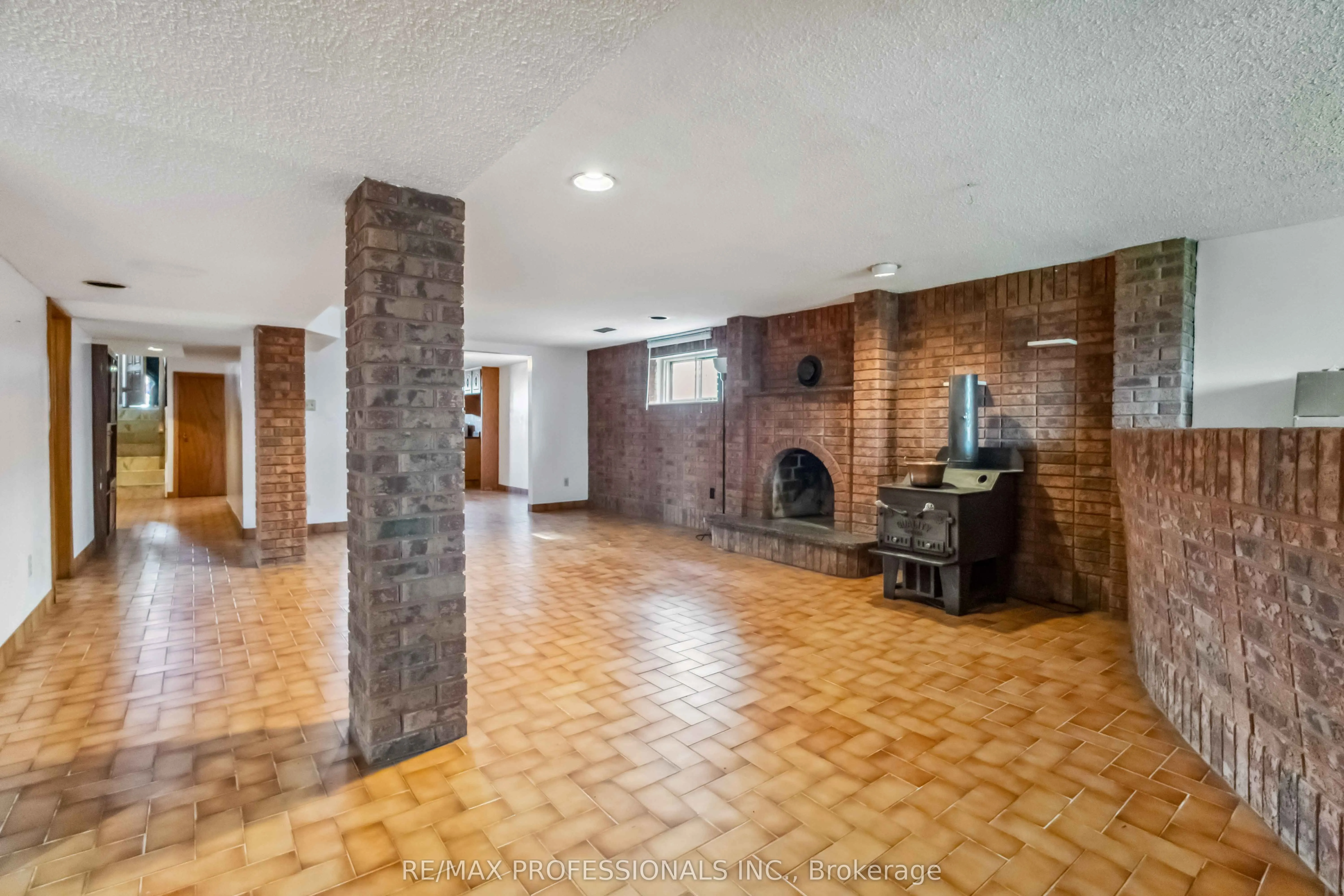 525 Woodbridge Avenue