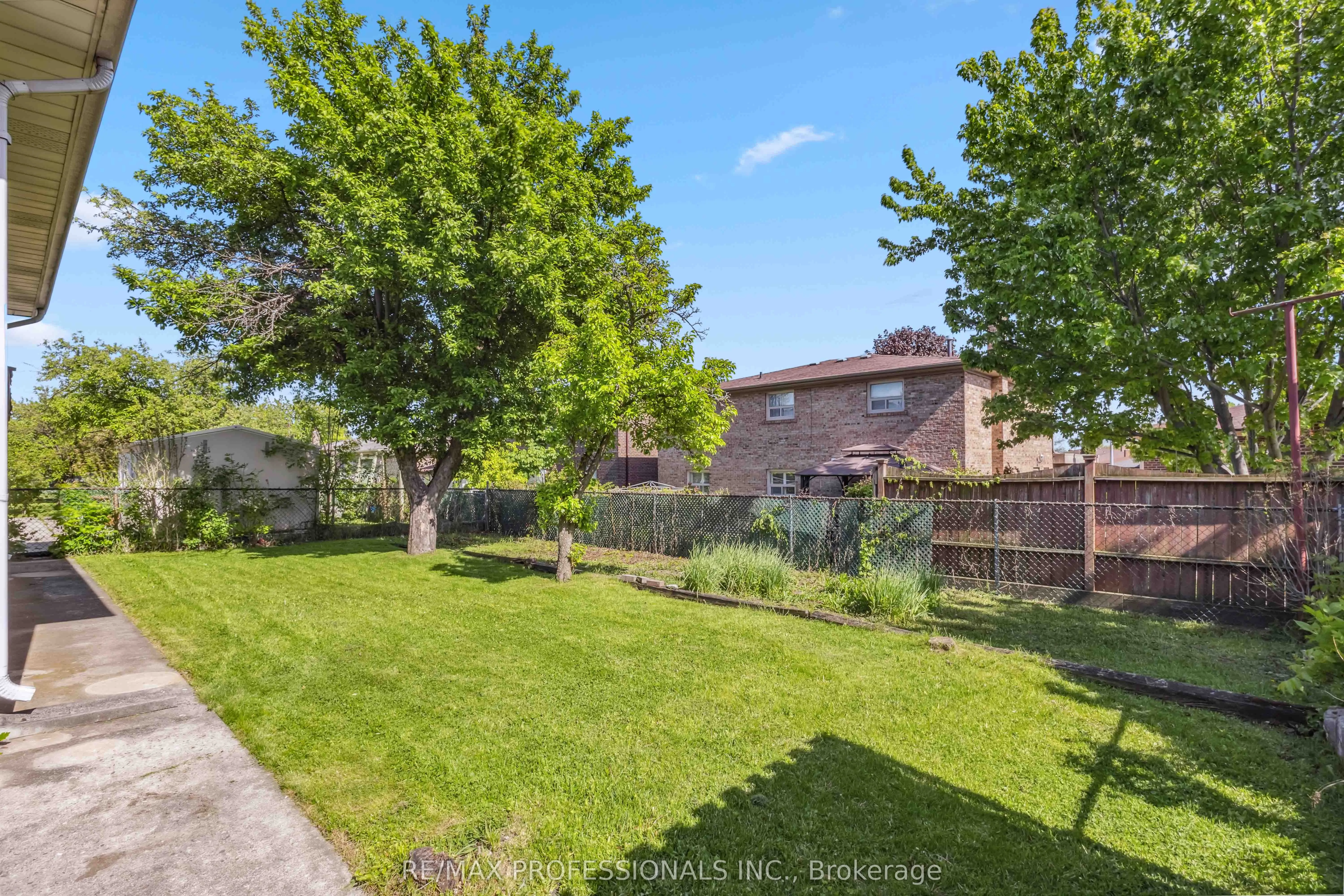 525 Woodbridge Avenue
