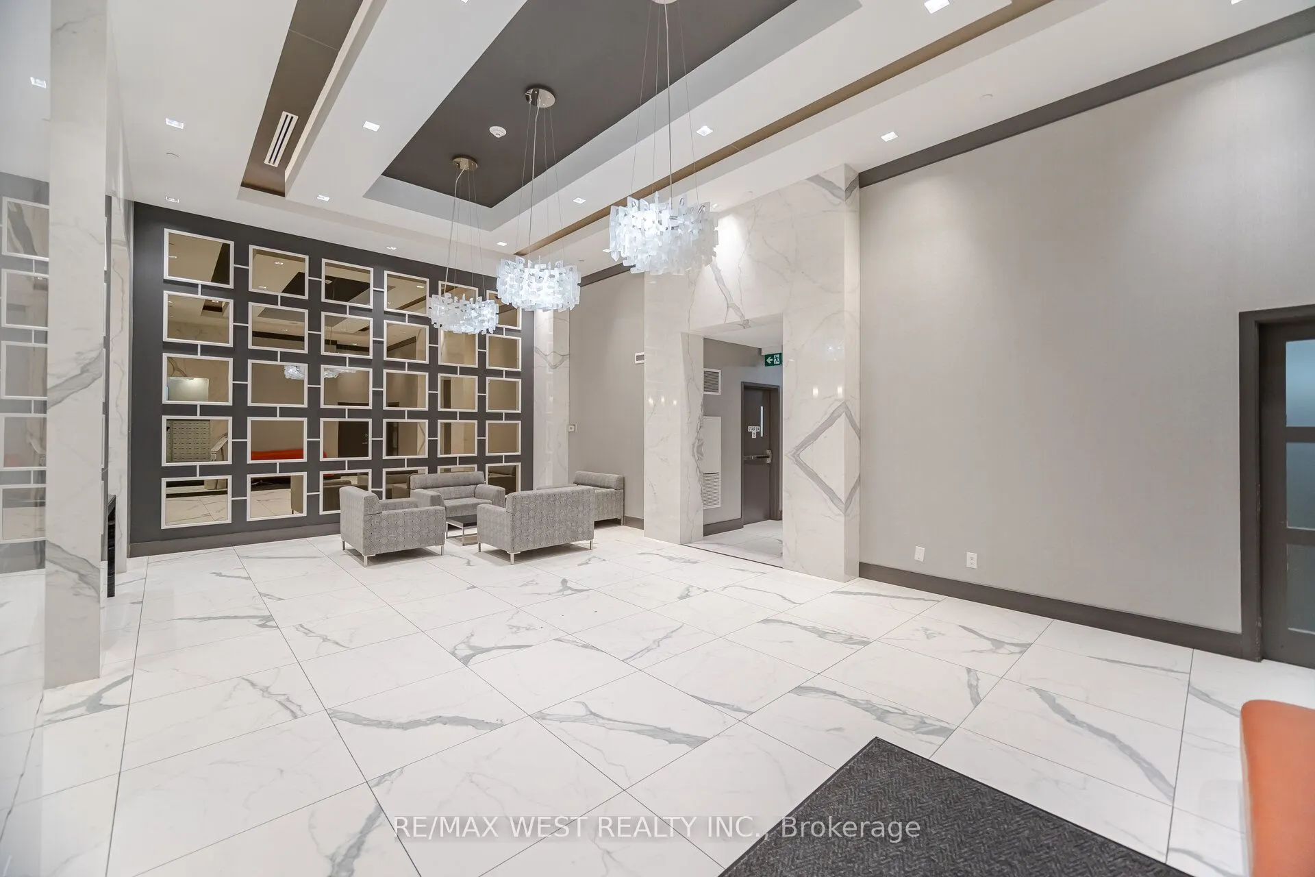 3700 Highway 7, #1704