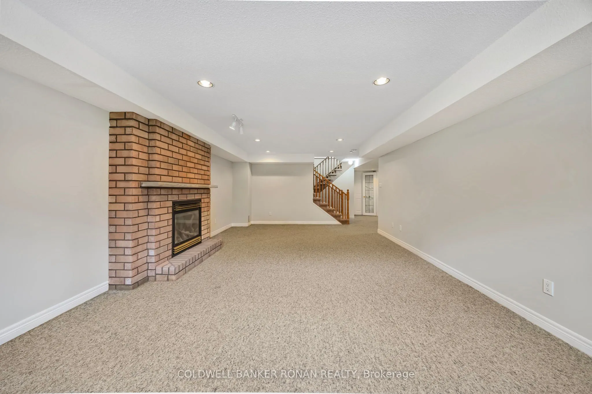 8 Malibu Manor W, #9