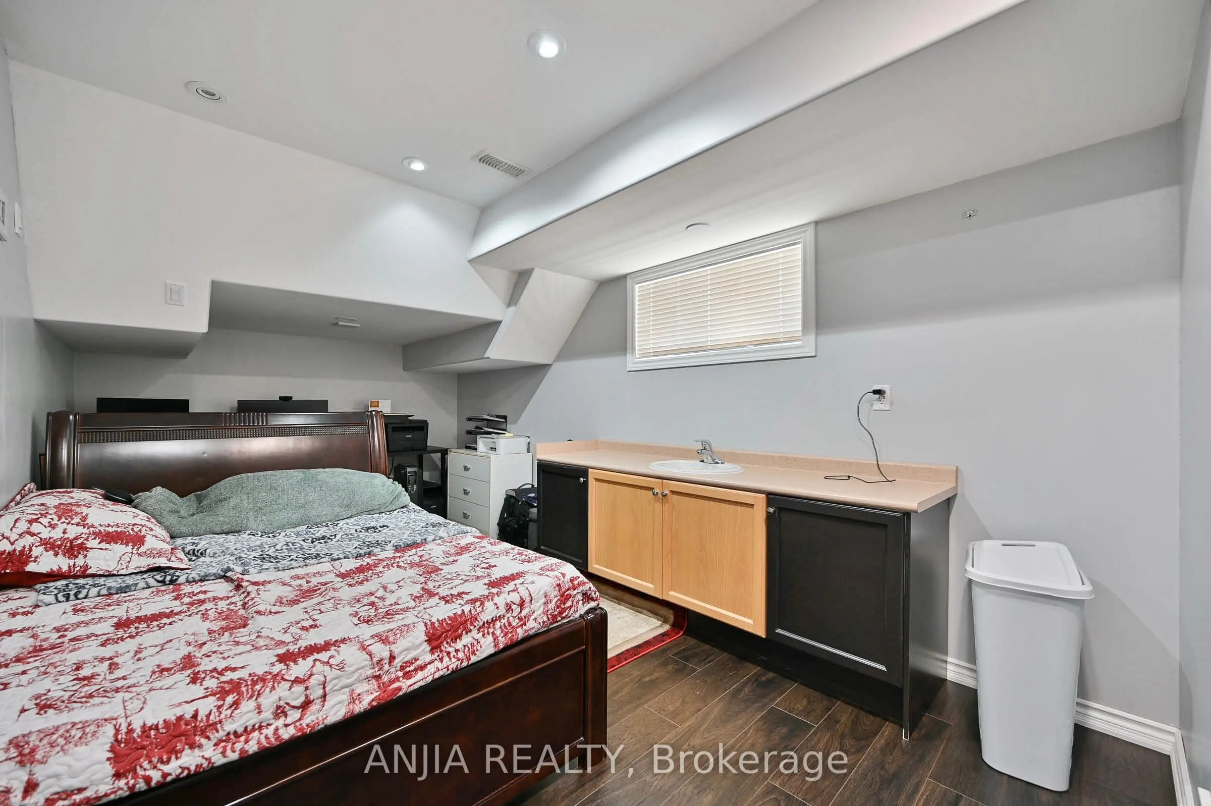 42 Grayleaf Drive