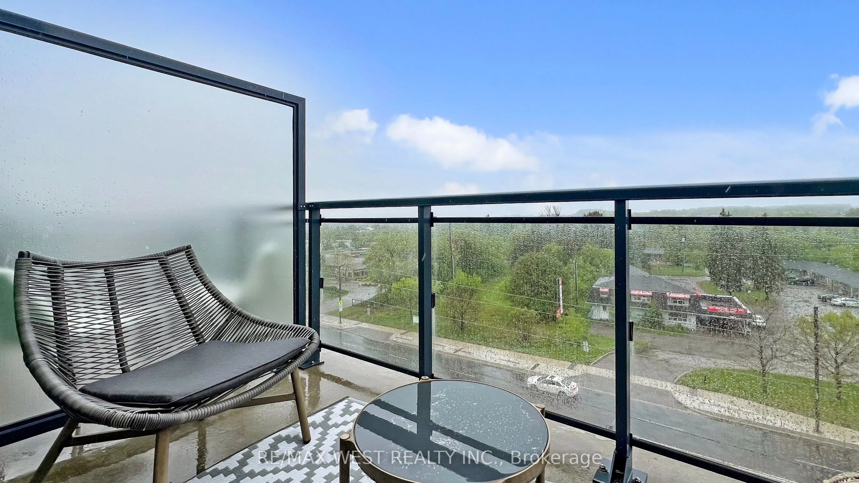 11611 Yonge Street, #718