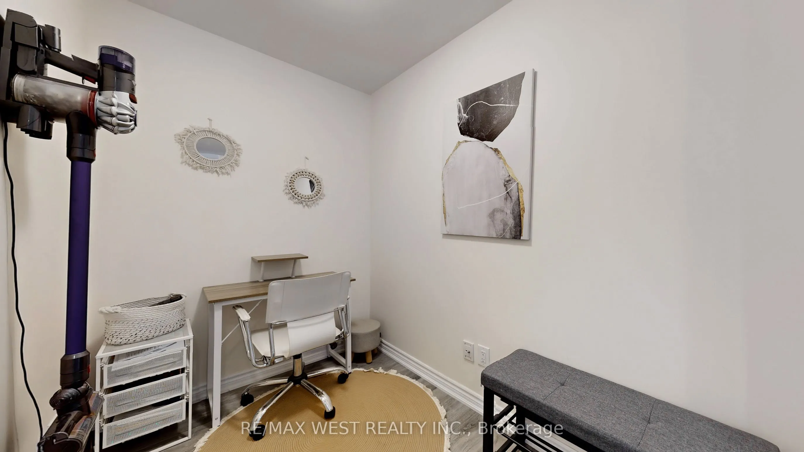 11611 Yonge Street, #718
