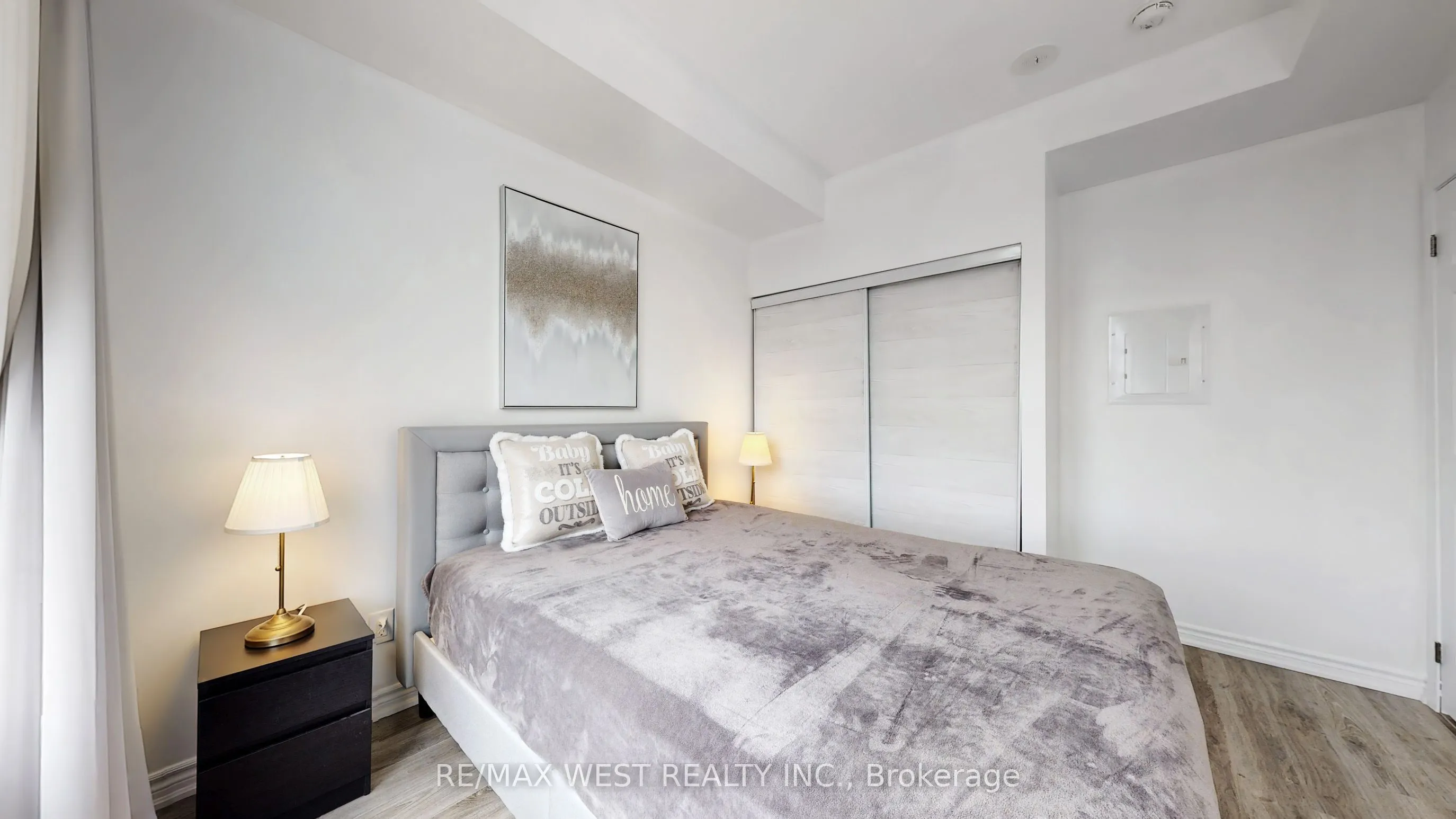 11611 Yonge Street, #718