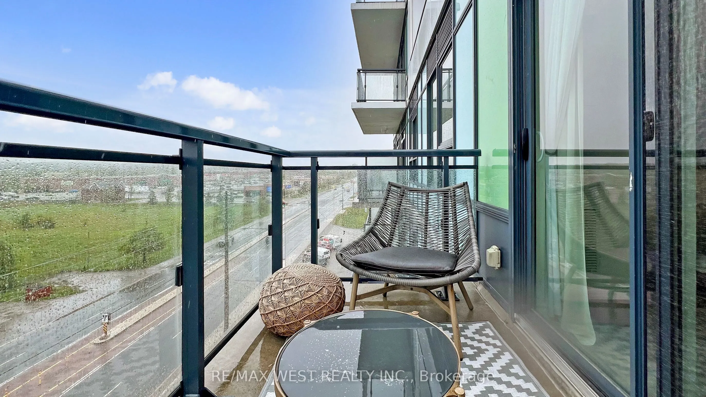 11611 Yonge Street, #718