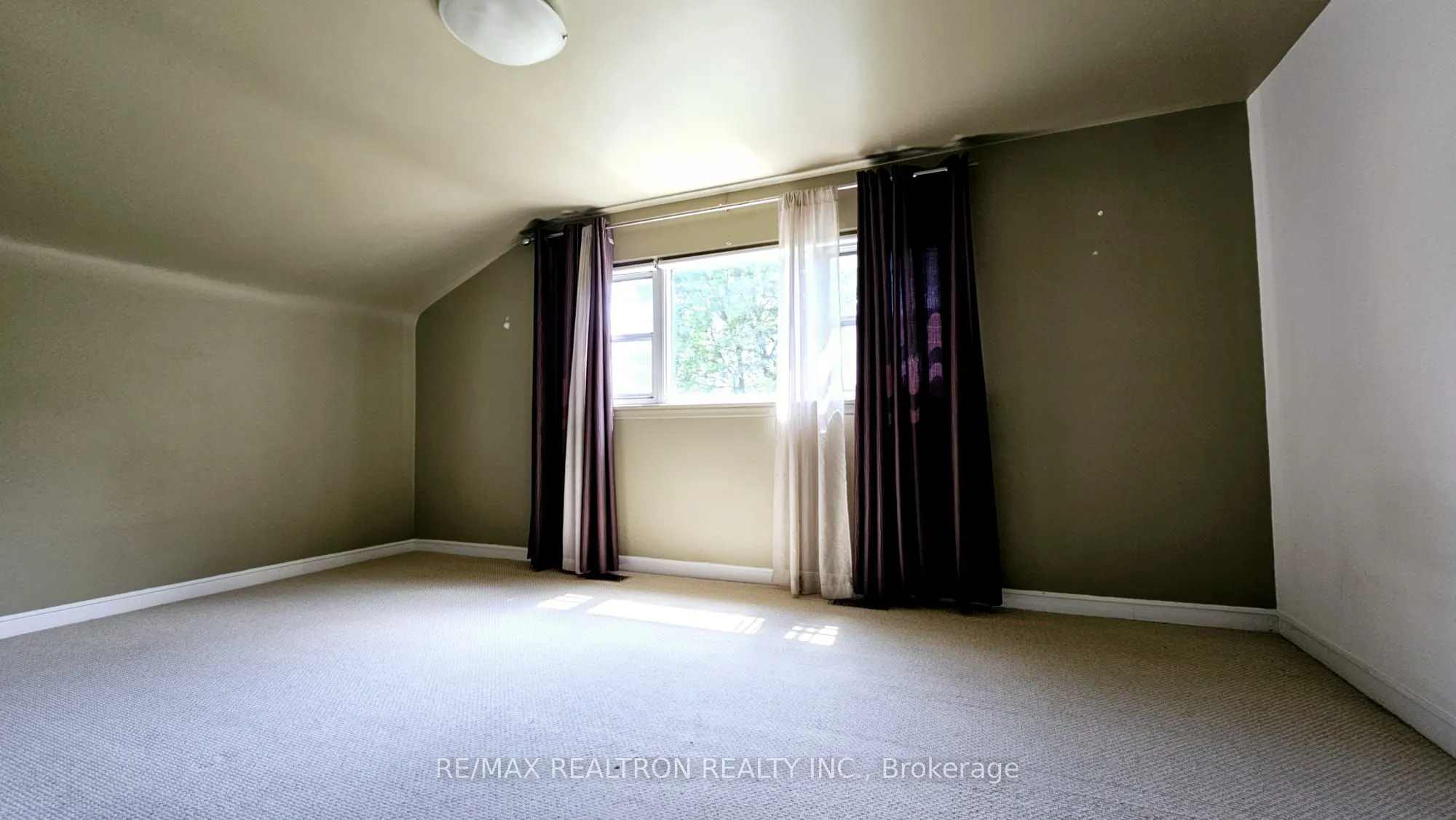 31 Ramona Boulevard