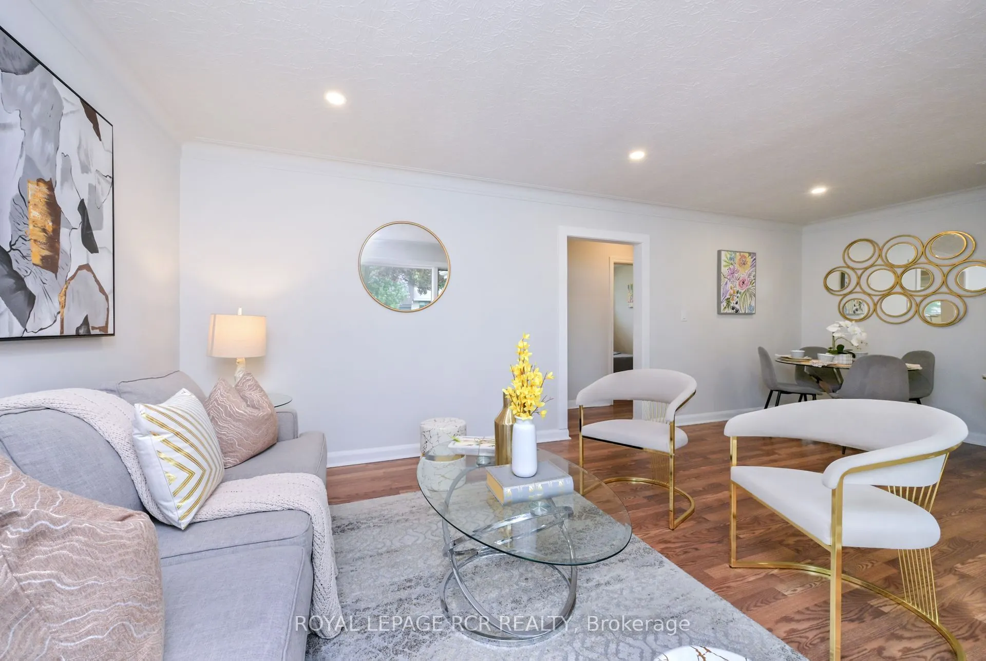12 Maple Avenue E