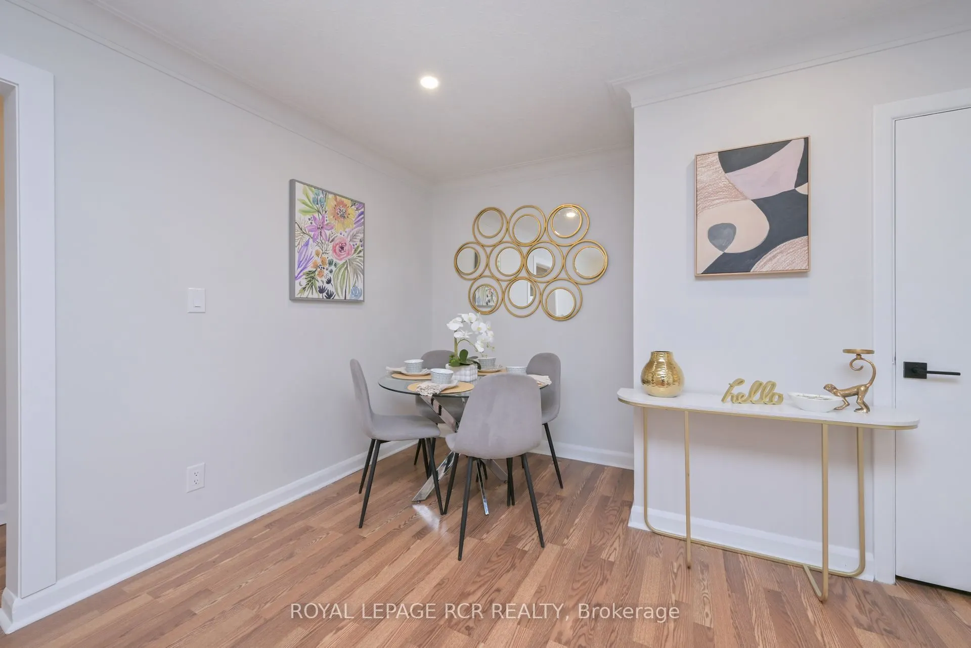 12 Maple Avenue E