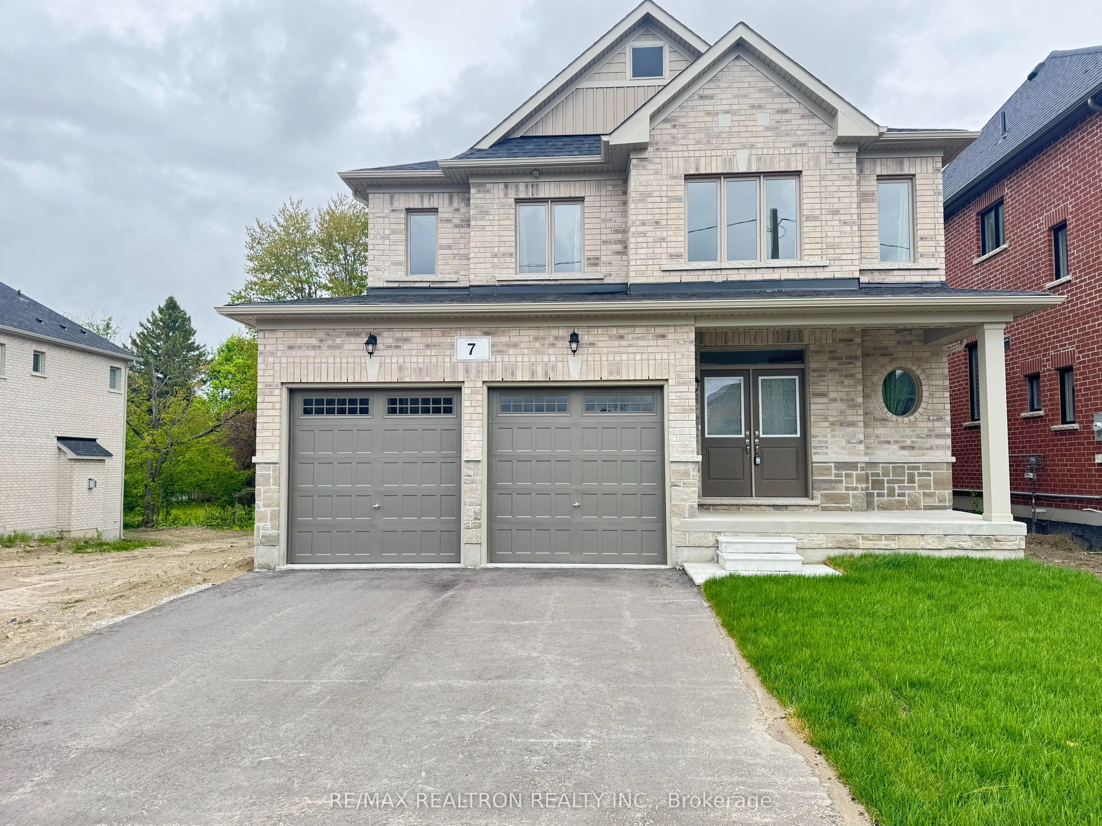 7 Wakefield Boulevard