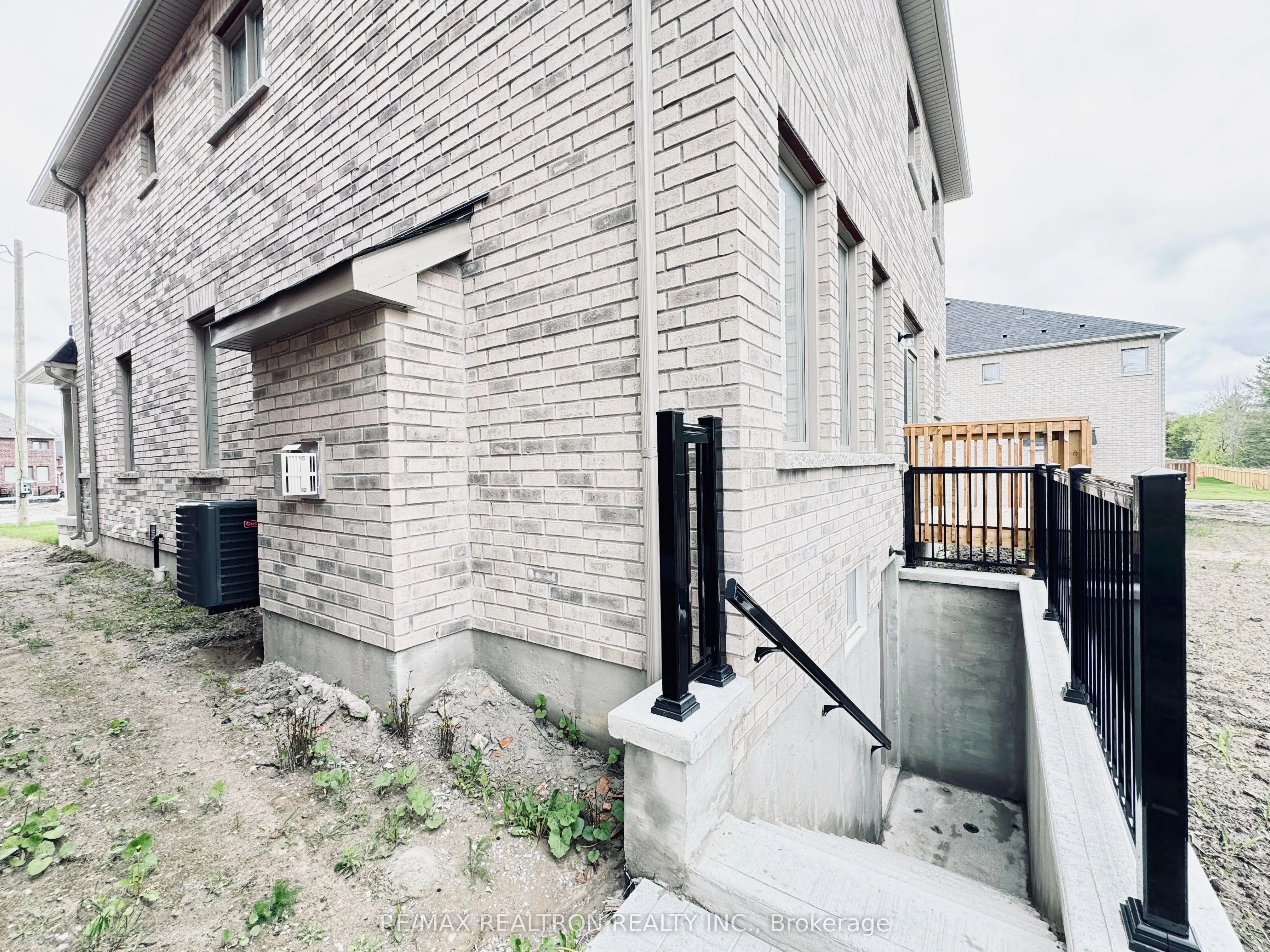 7 Wakefield Boulevard