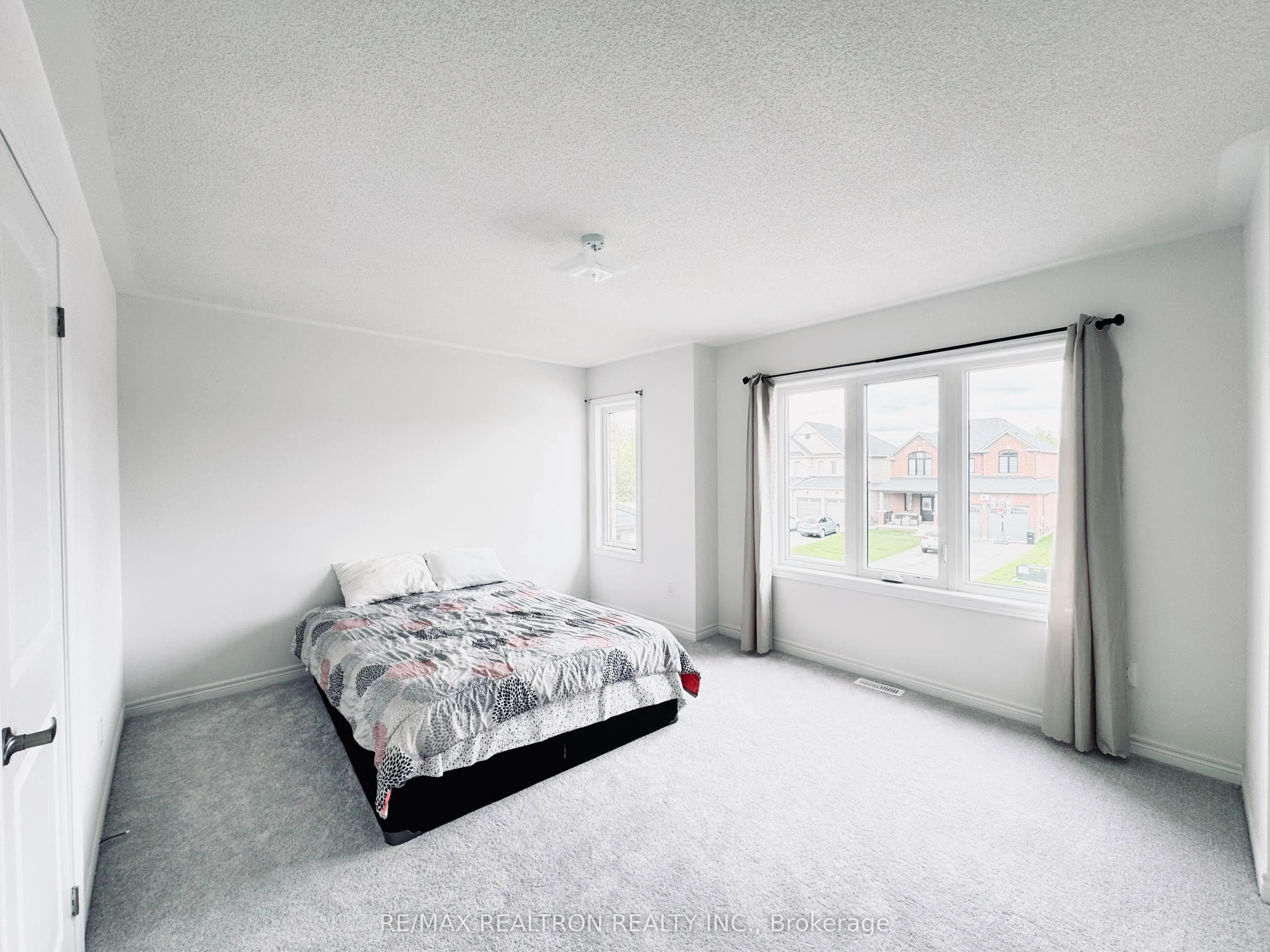 7 Wakefield Boulevard