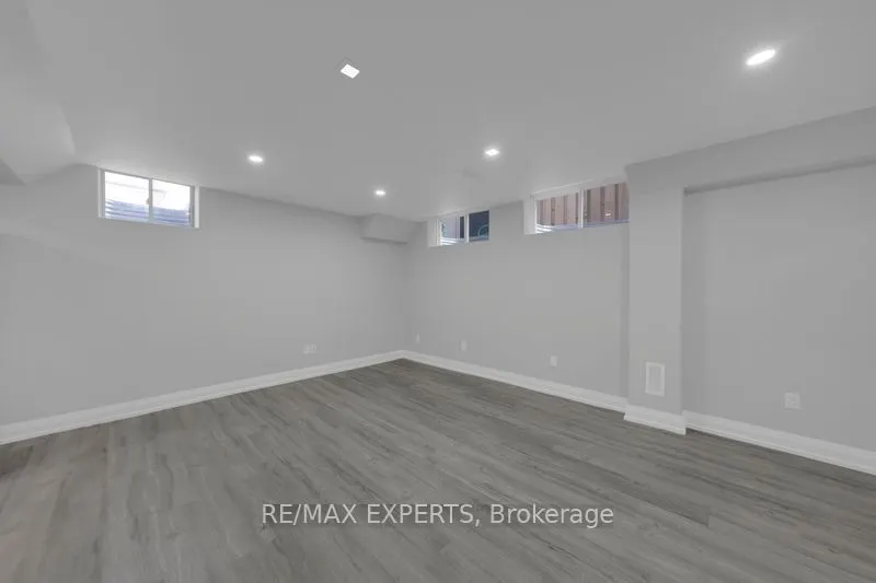 60 Jenkins Avenue, #Lower