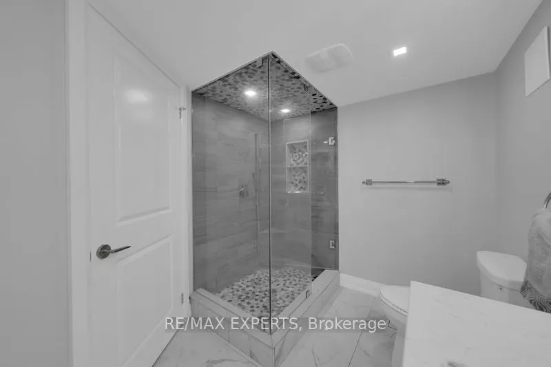 60 Jenkins Avenue, #Lower