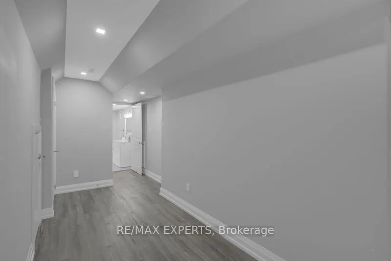 60 Jenkins Avenue, #Lower