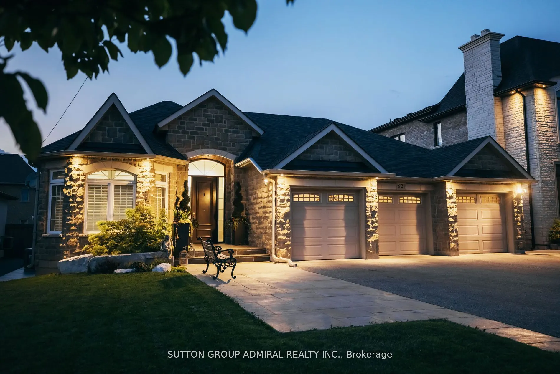 62 Bond Crescent