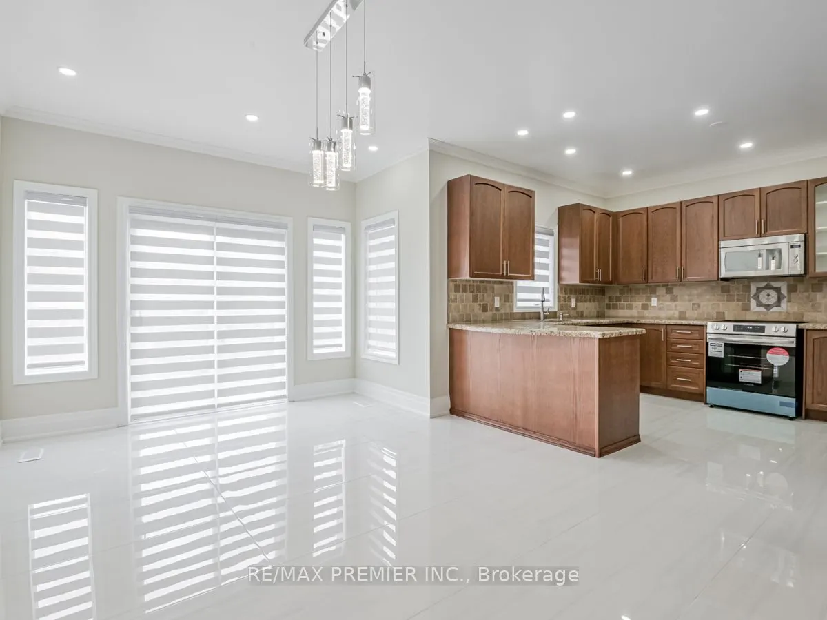 37 Colombo Crescent