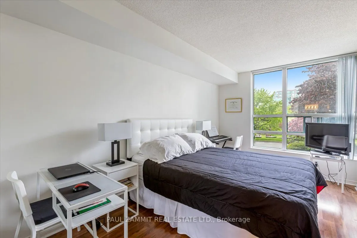 7825 Bayview Avenue, #214