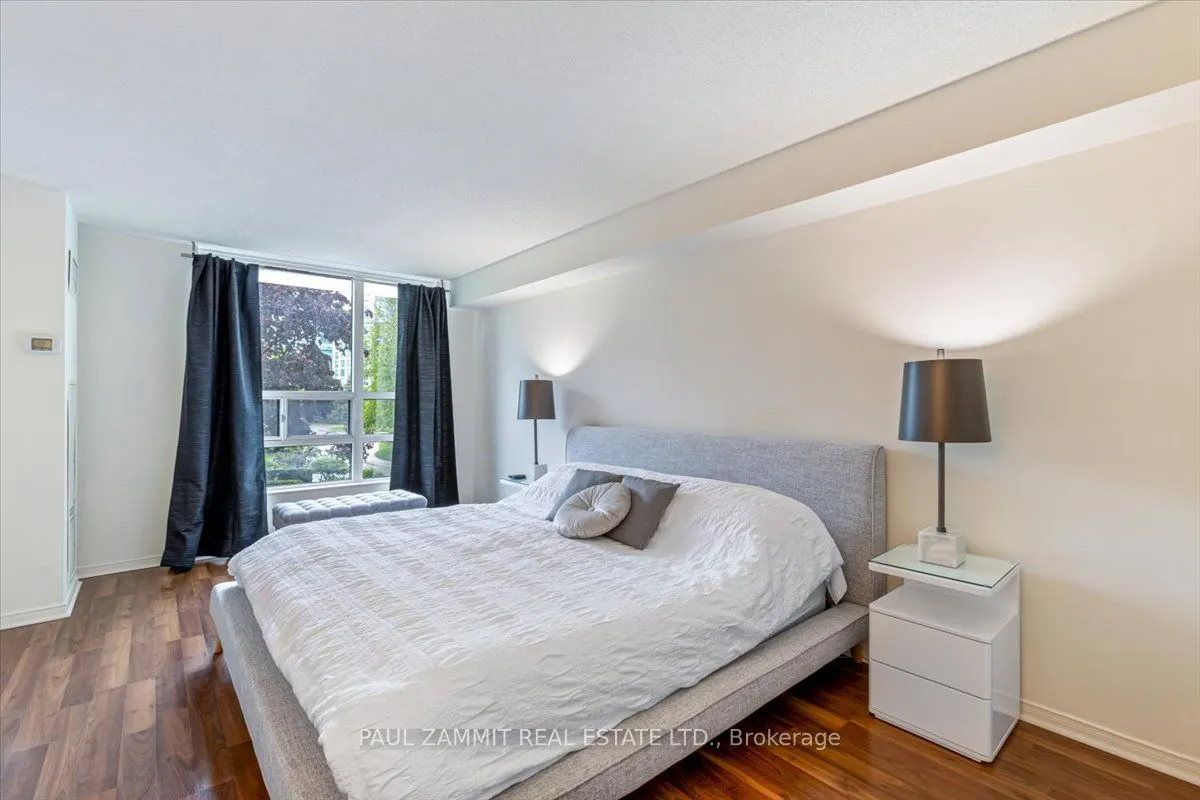 7825 Bayview Avenue, #214