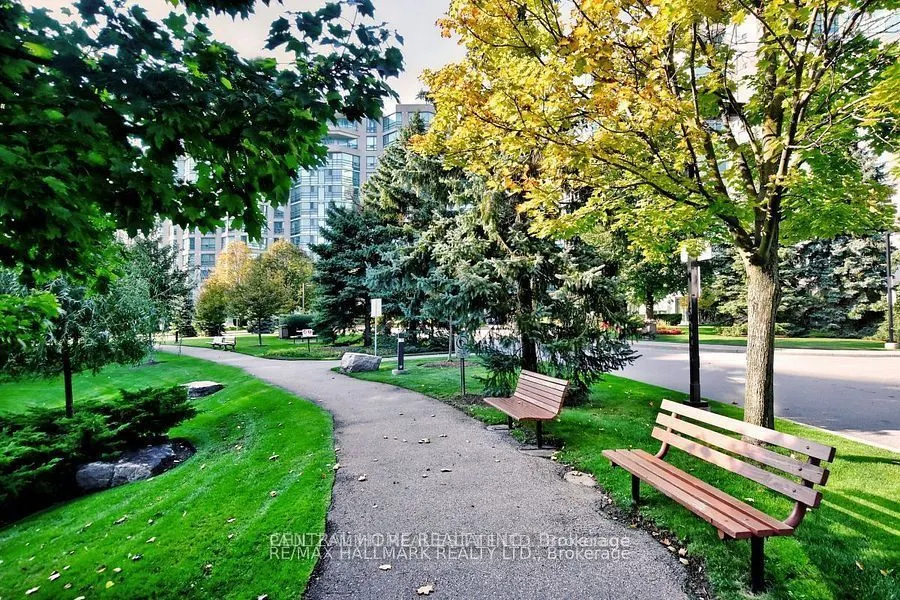 7825 Bayview Avenue, #214