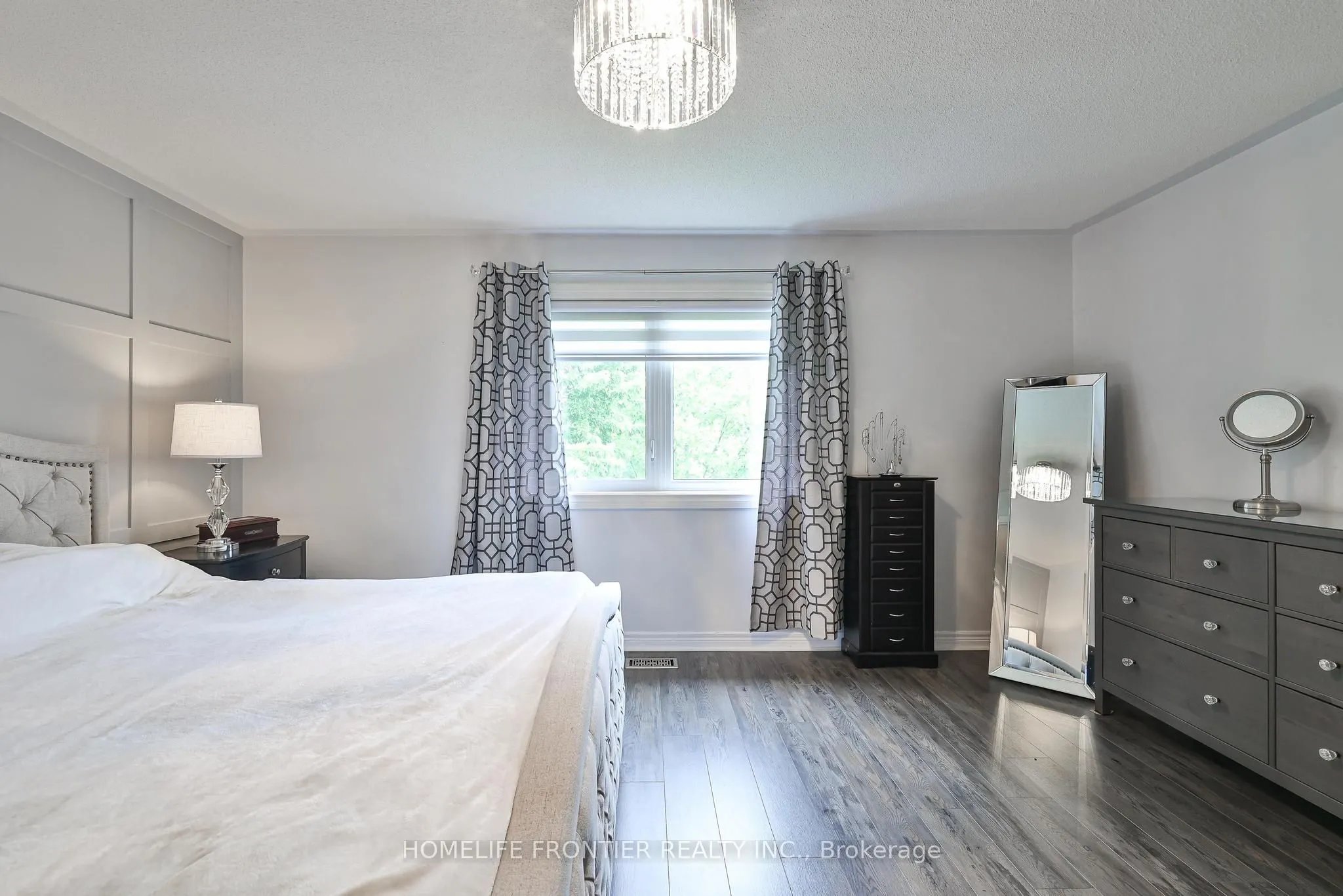 6 Raintree Crescent
