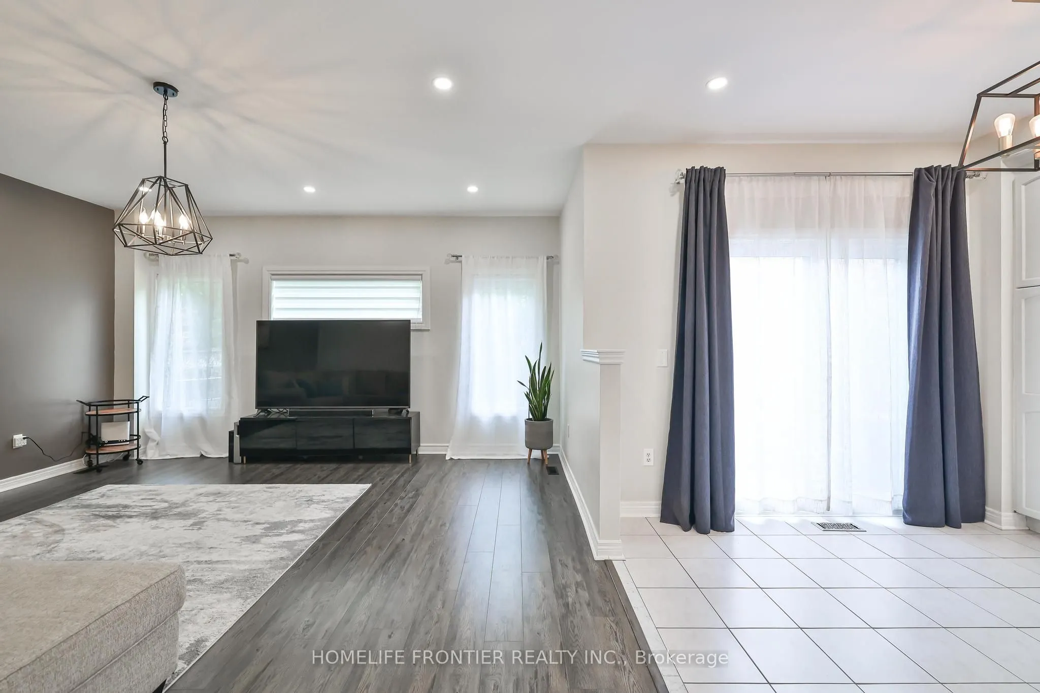 6 Raintree Crescent