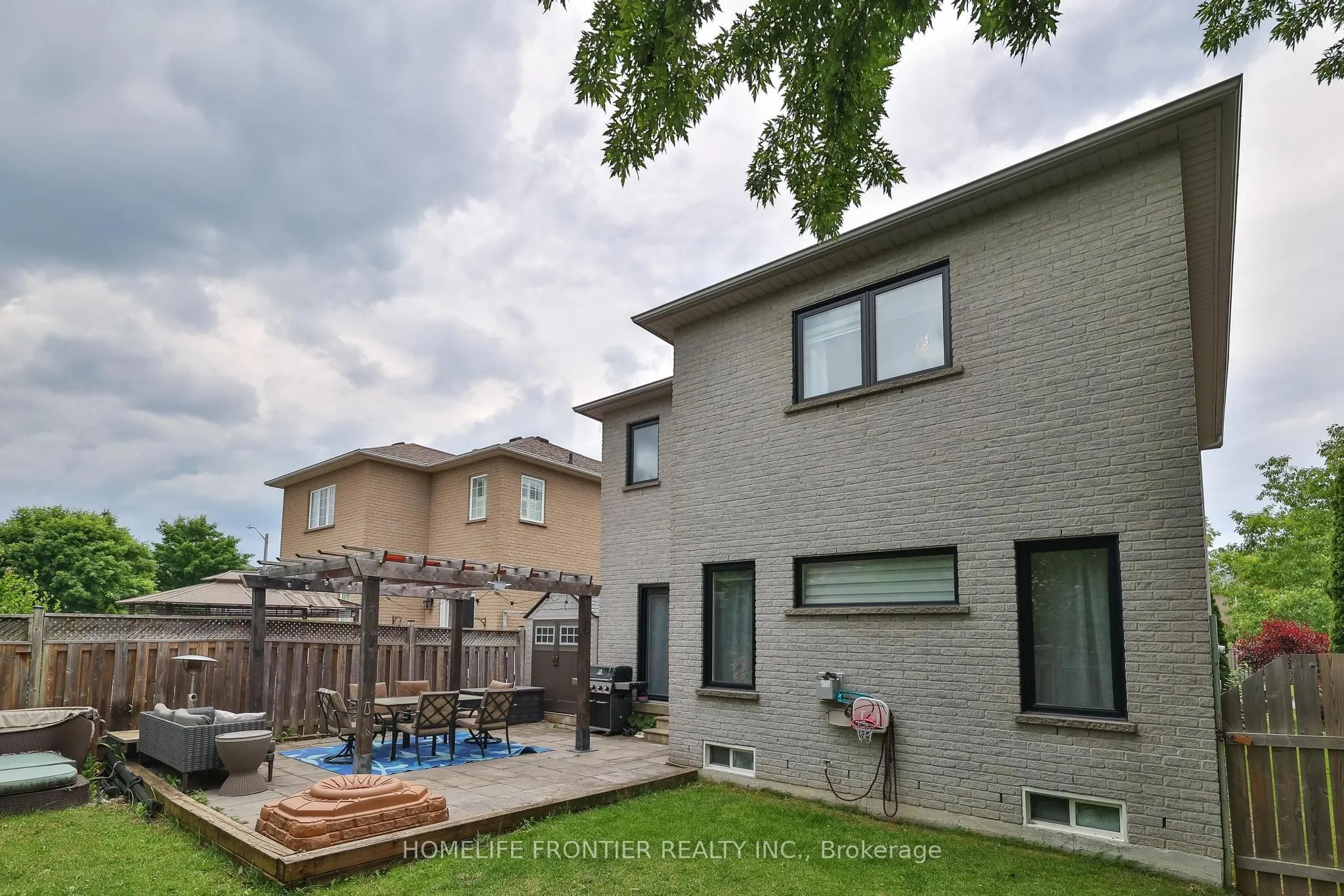 6 Raintree Crescent