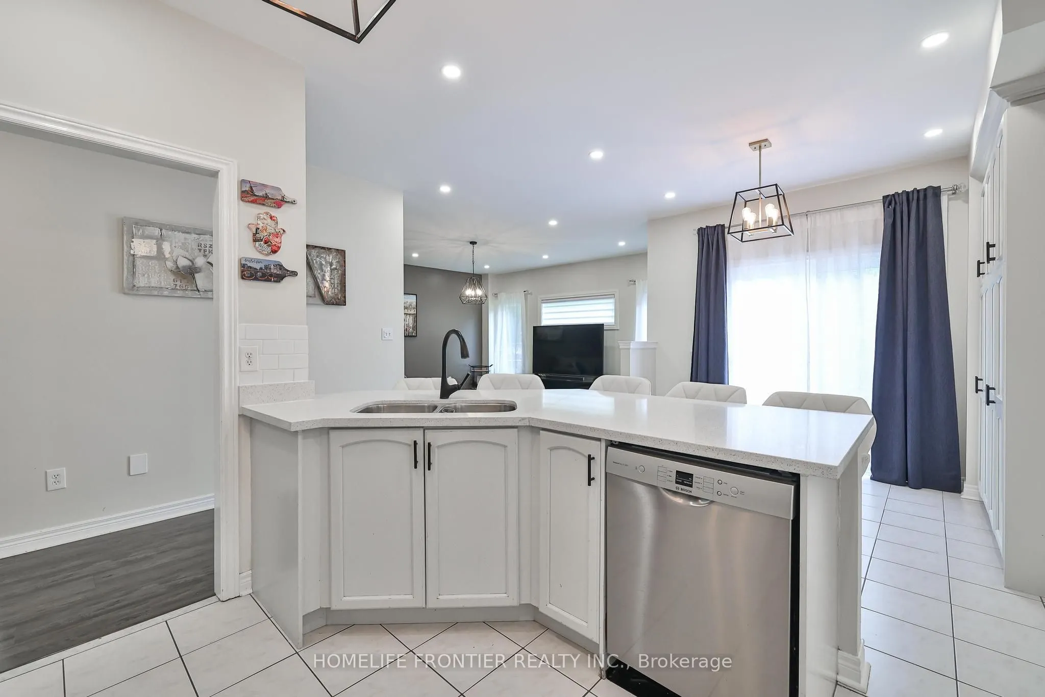 6 Raintree Crescent