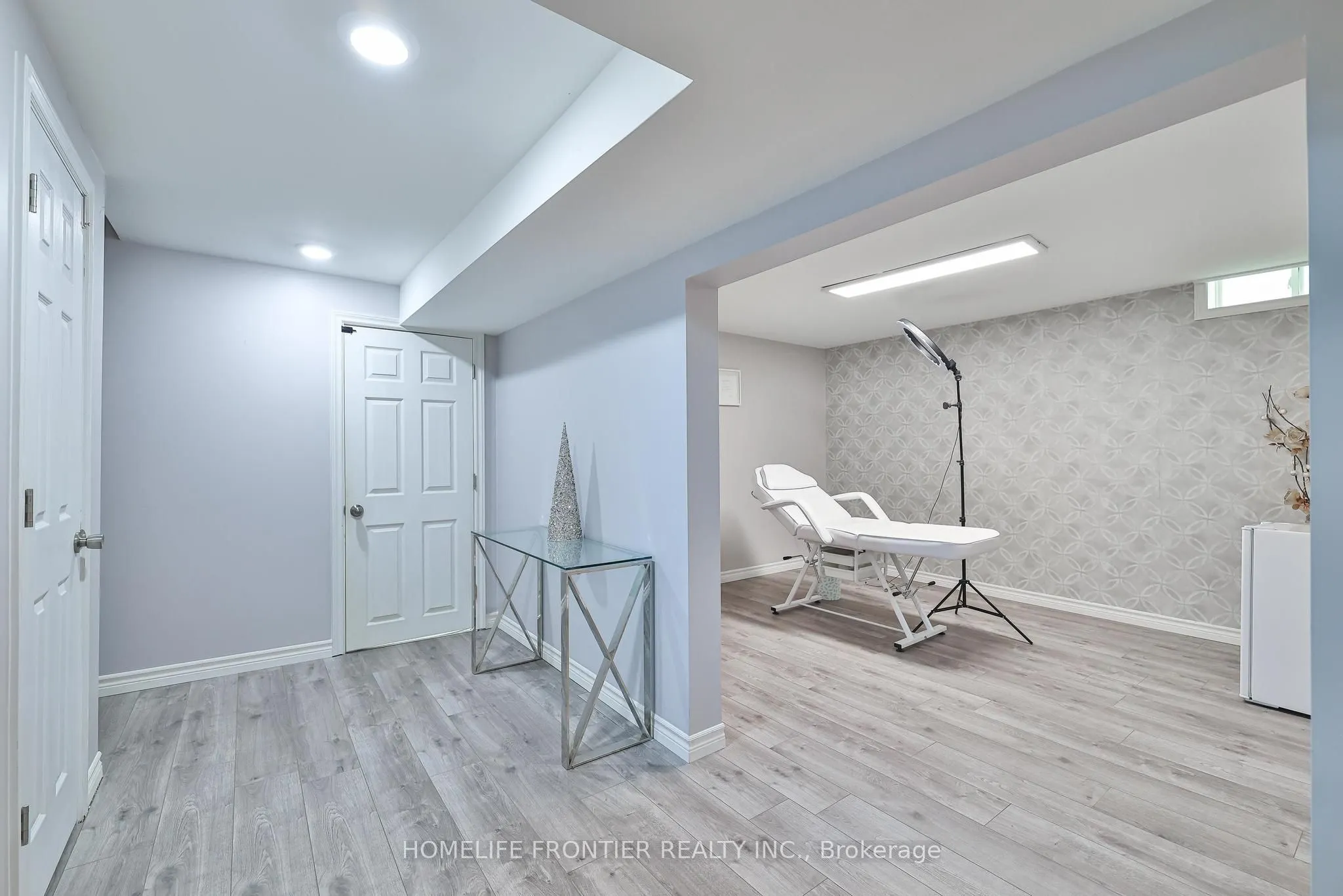 6 Raintree Crescent