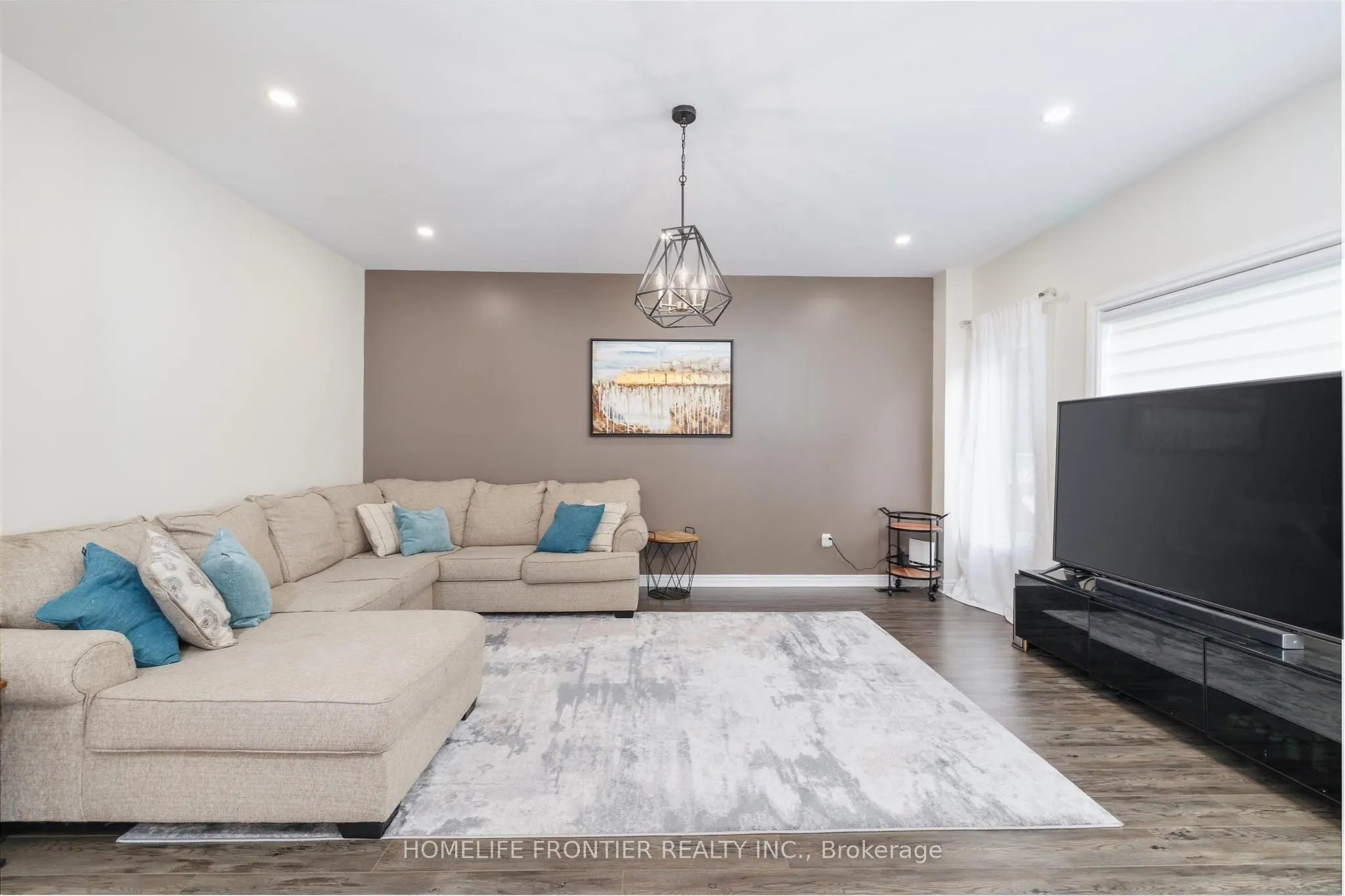 6 Raintree Crescent