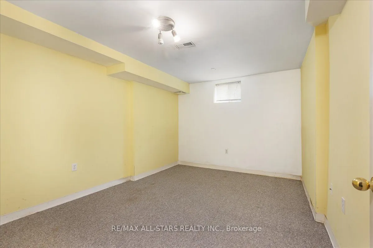16 Iveagh Drive