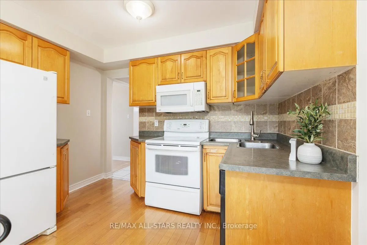 16 Iveagh Drive