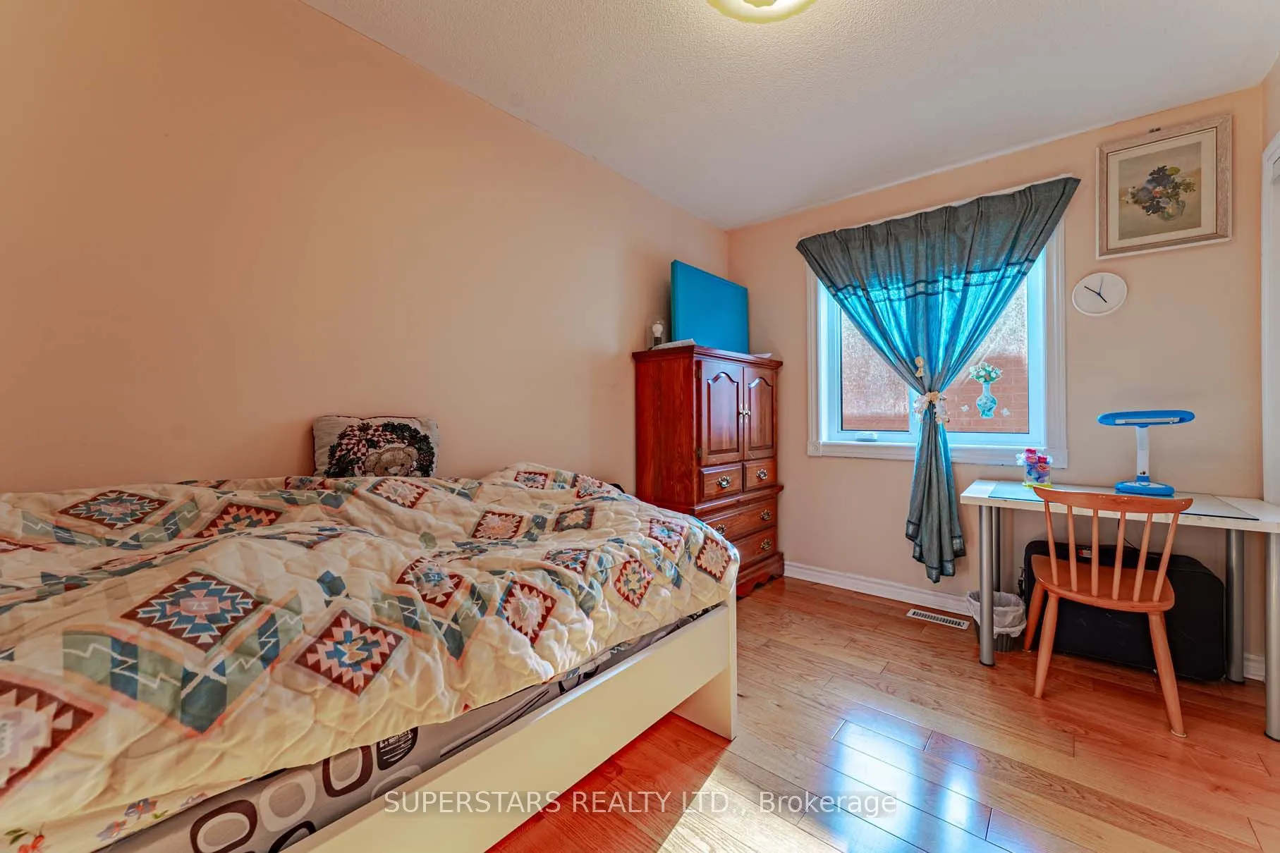 25 Eastpine Drive